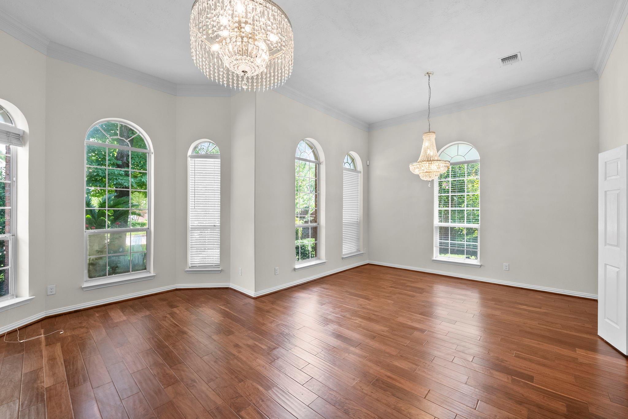 5526 Darschelle Drive