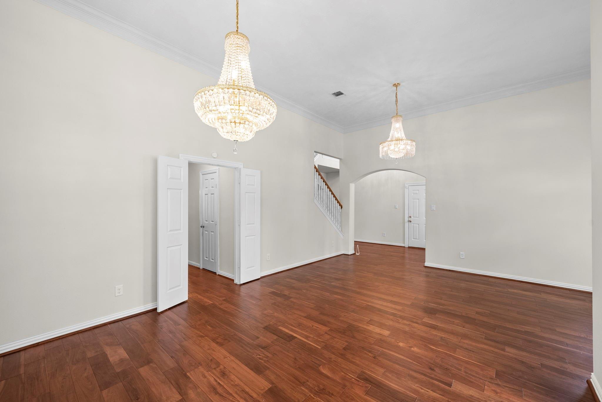 5526 Darschelle Drive