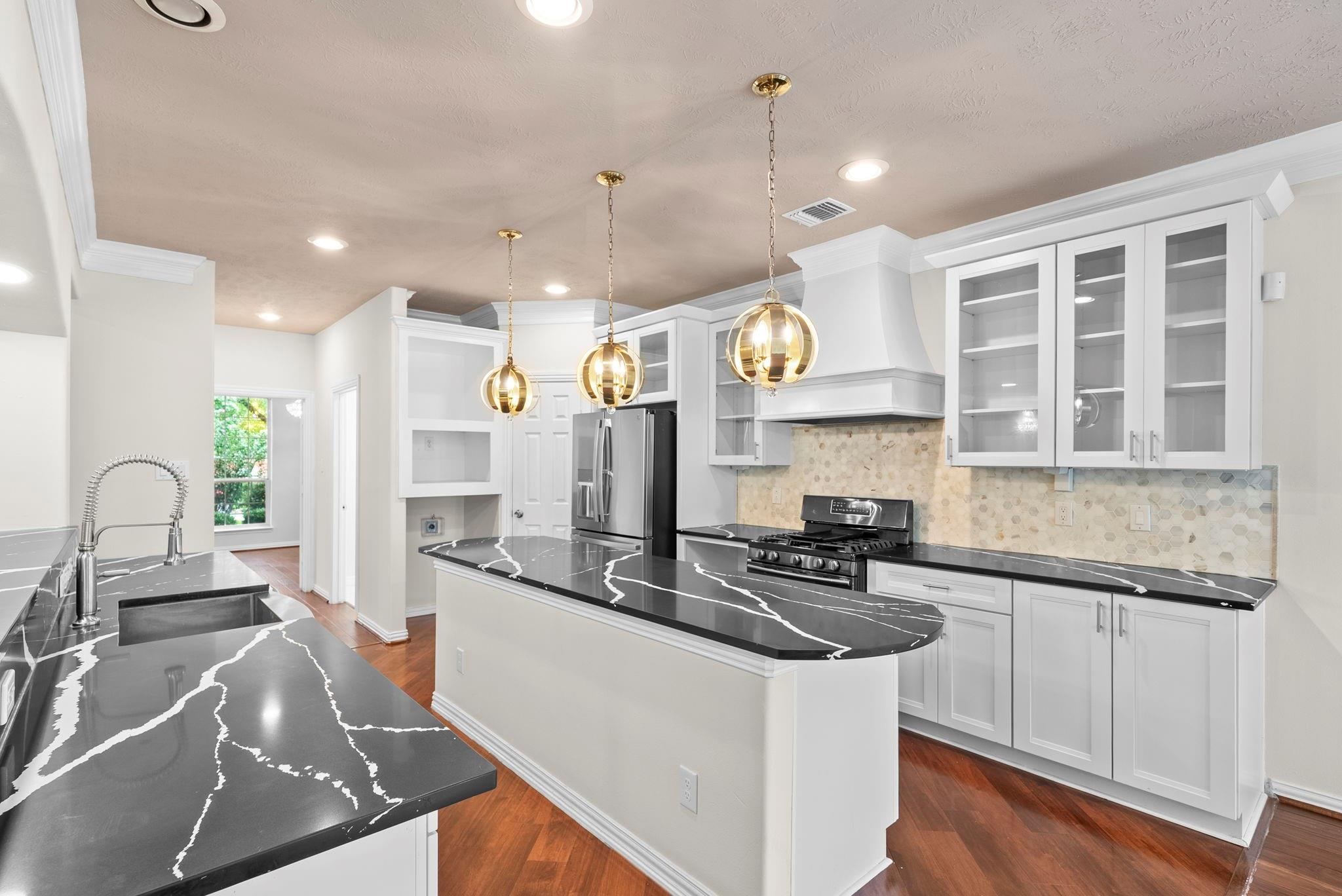 5526 Darschelle Drive