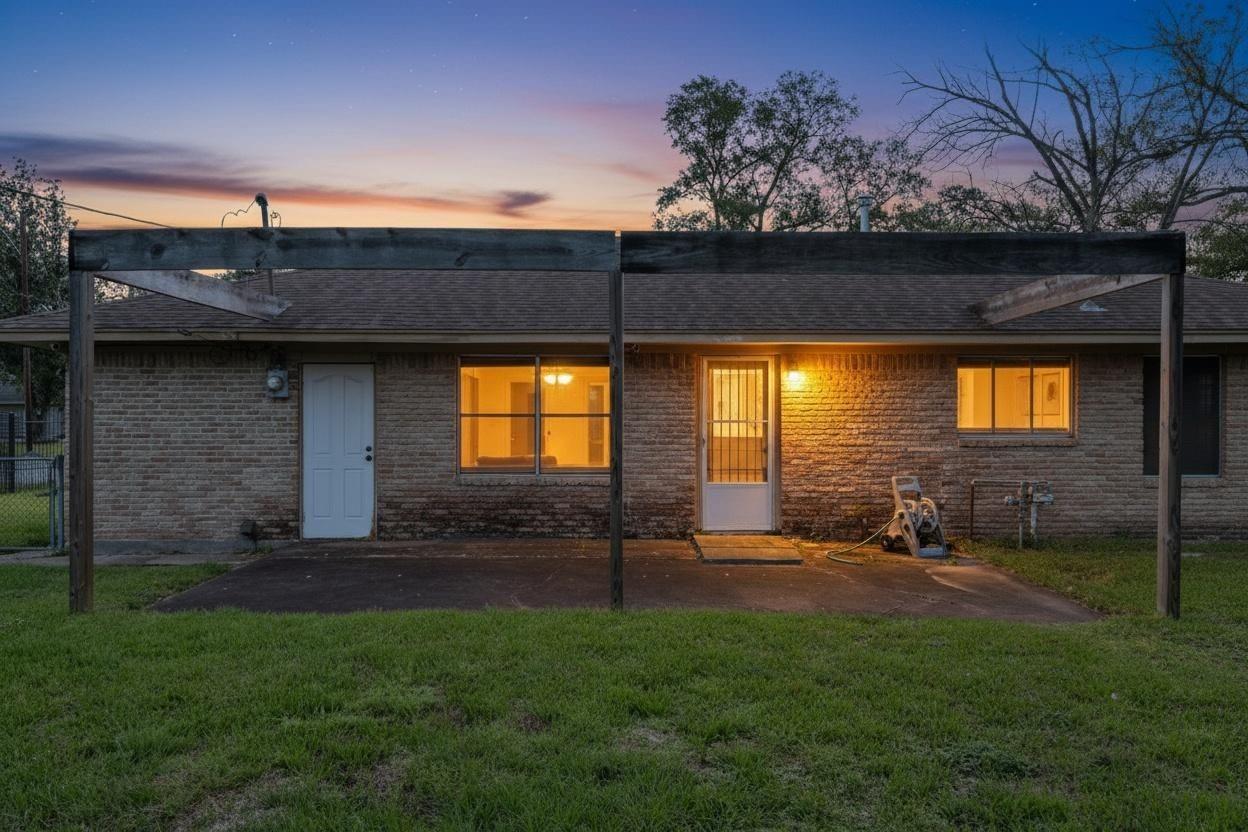 10229 Royal Oaks Drive