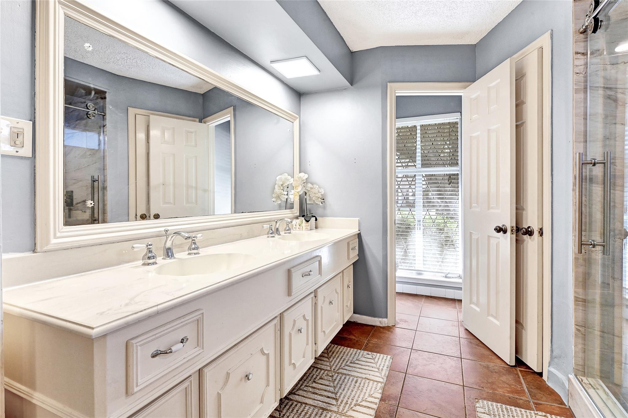 2302 Pecan Valley Court