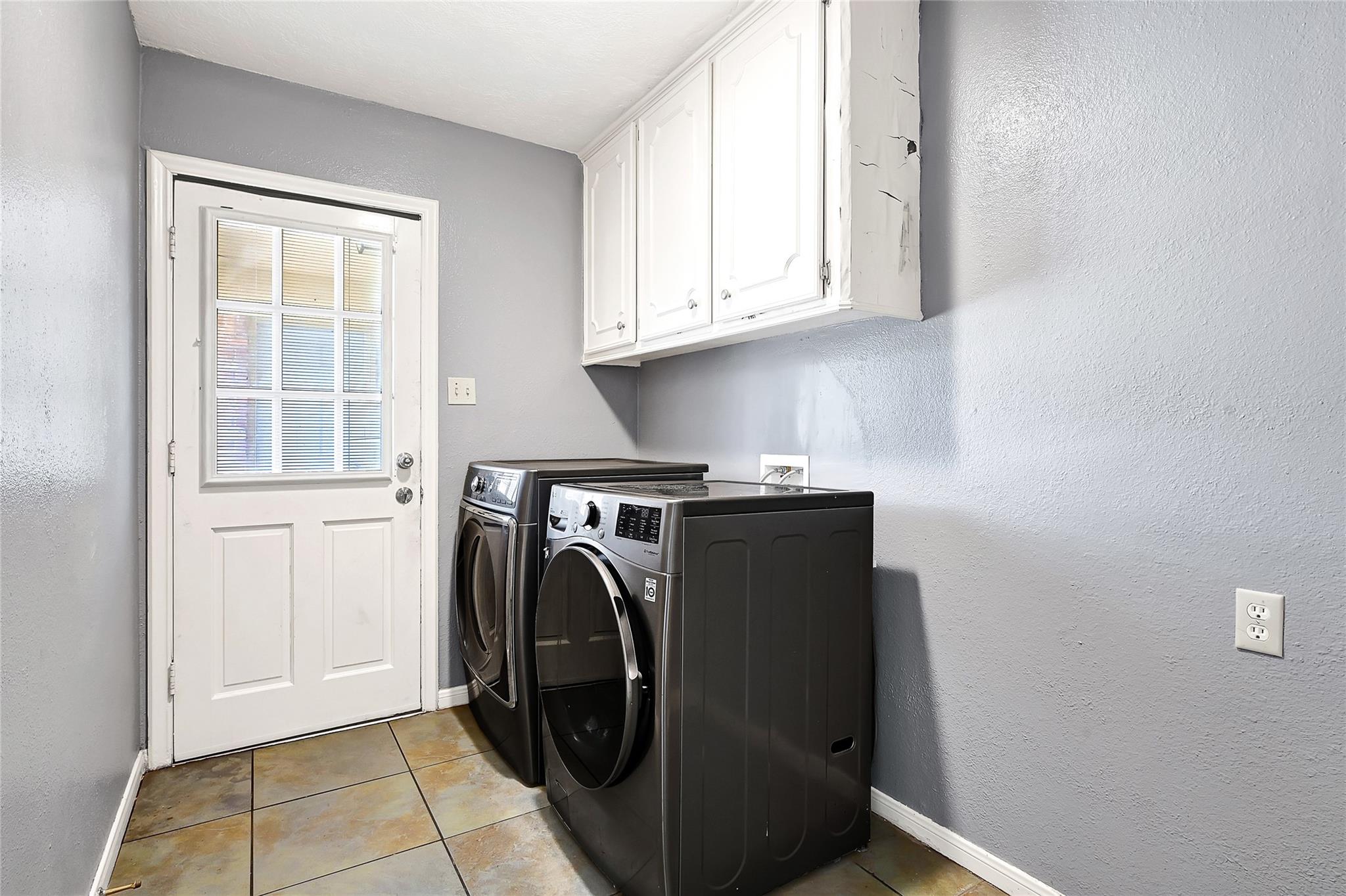 2302 Pecan Valley Court