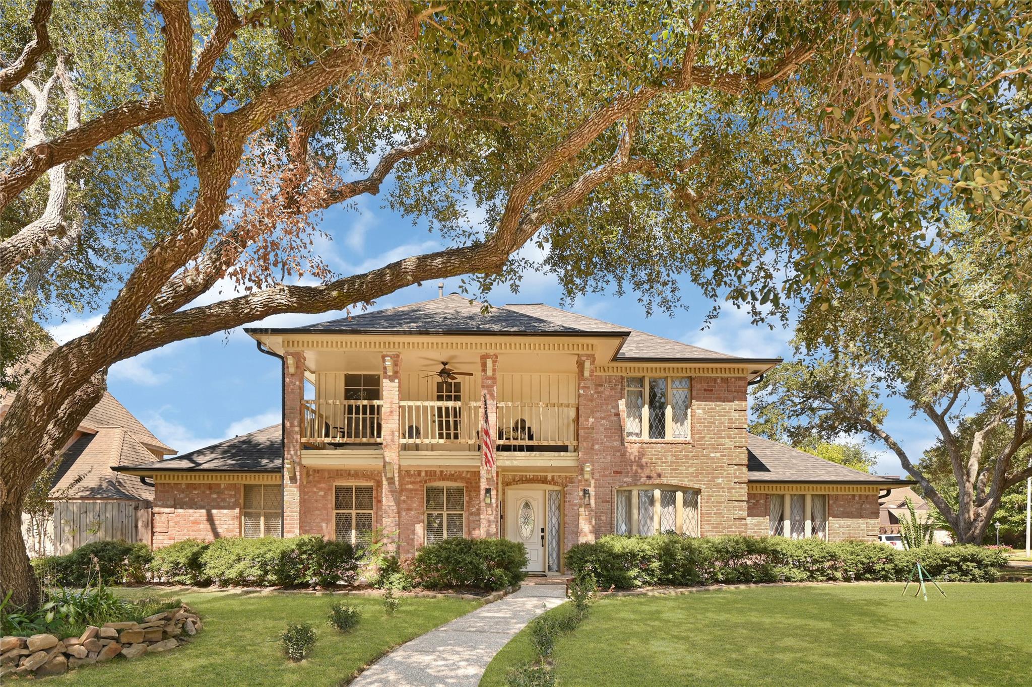 2302 Pecan Valley Court