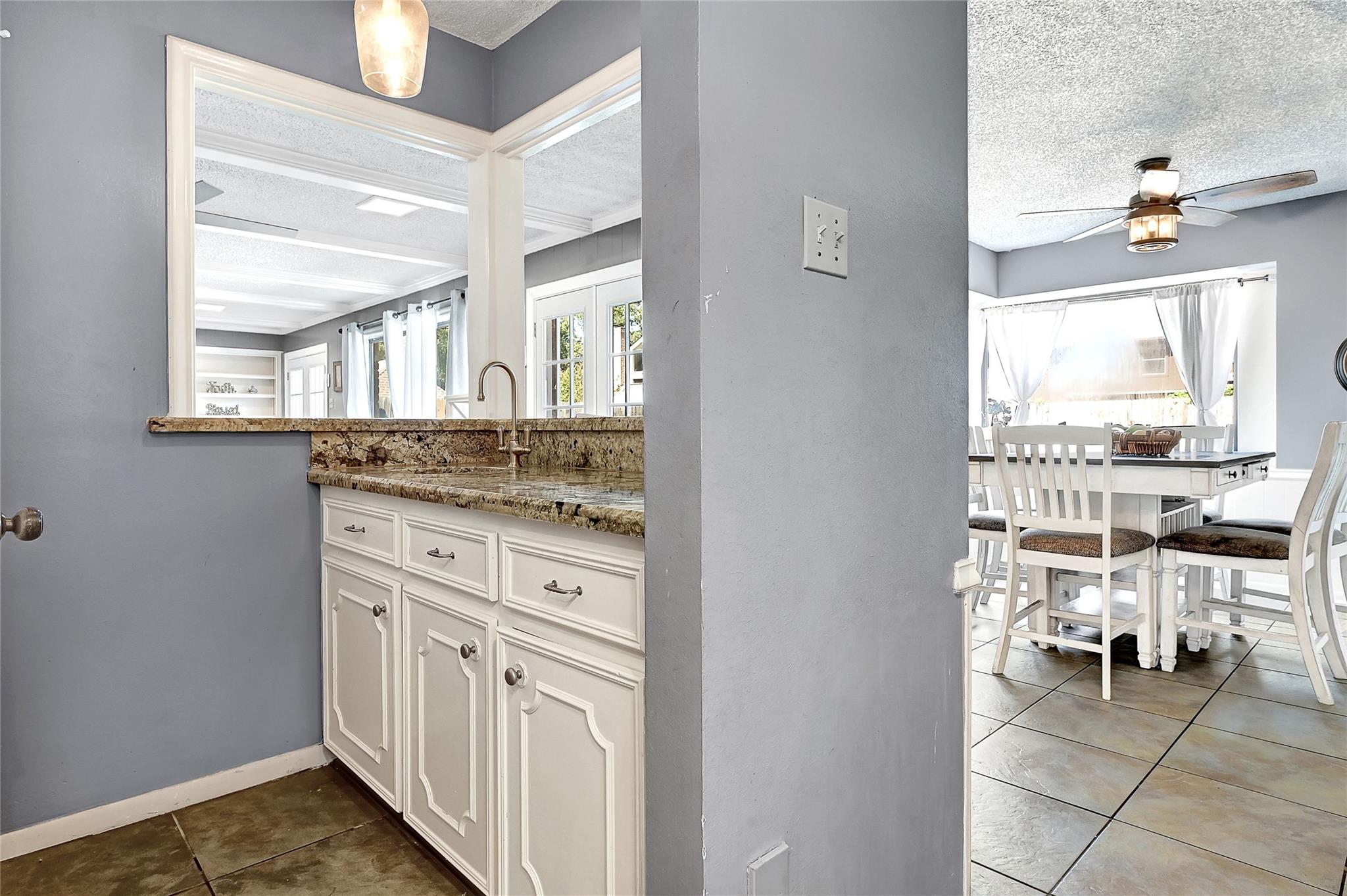 2302 Pecan Valley Court