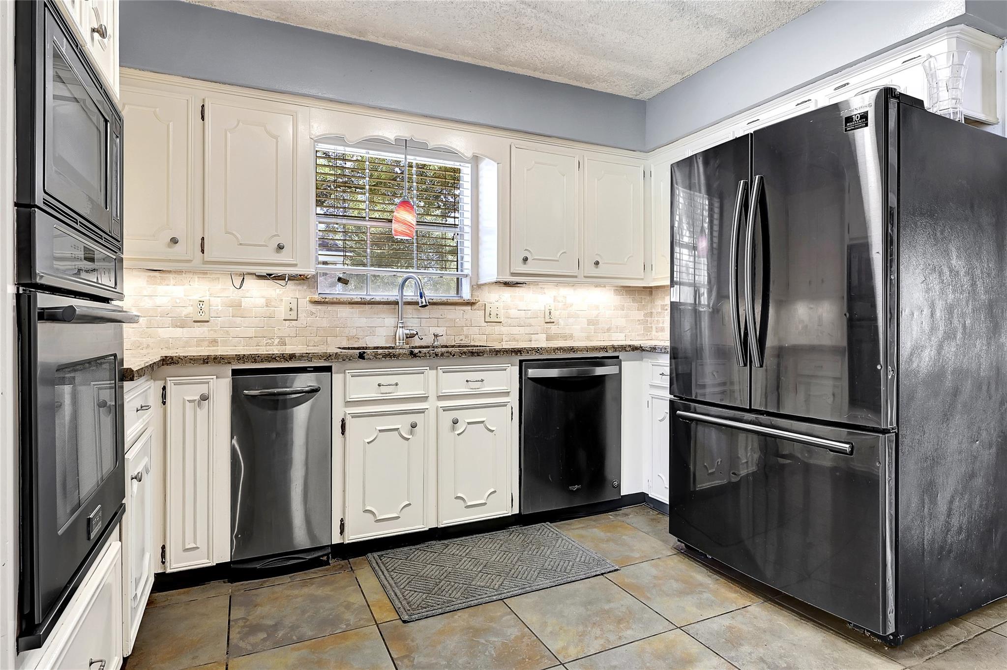 2302 Pecan Valley Court