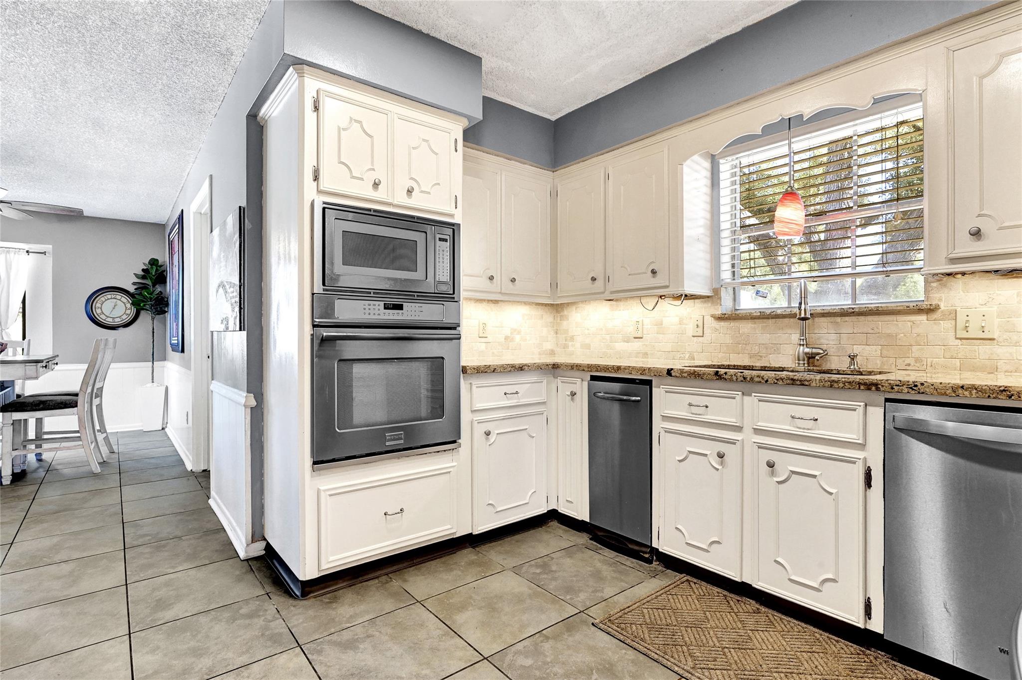 2302 Pecan Valley Court