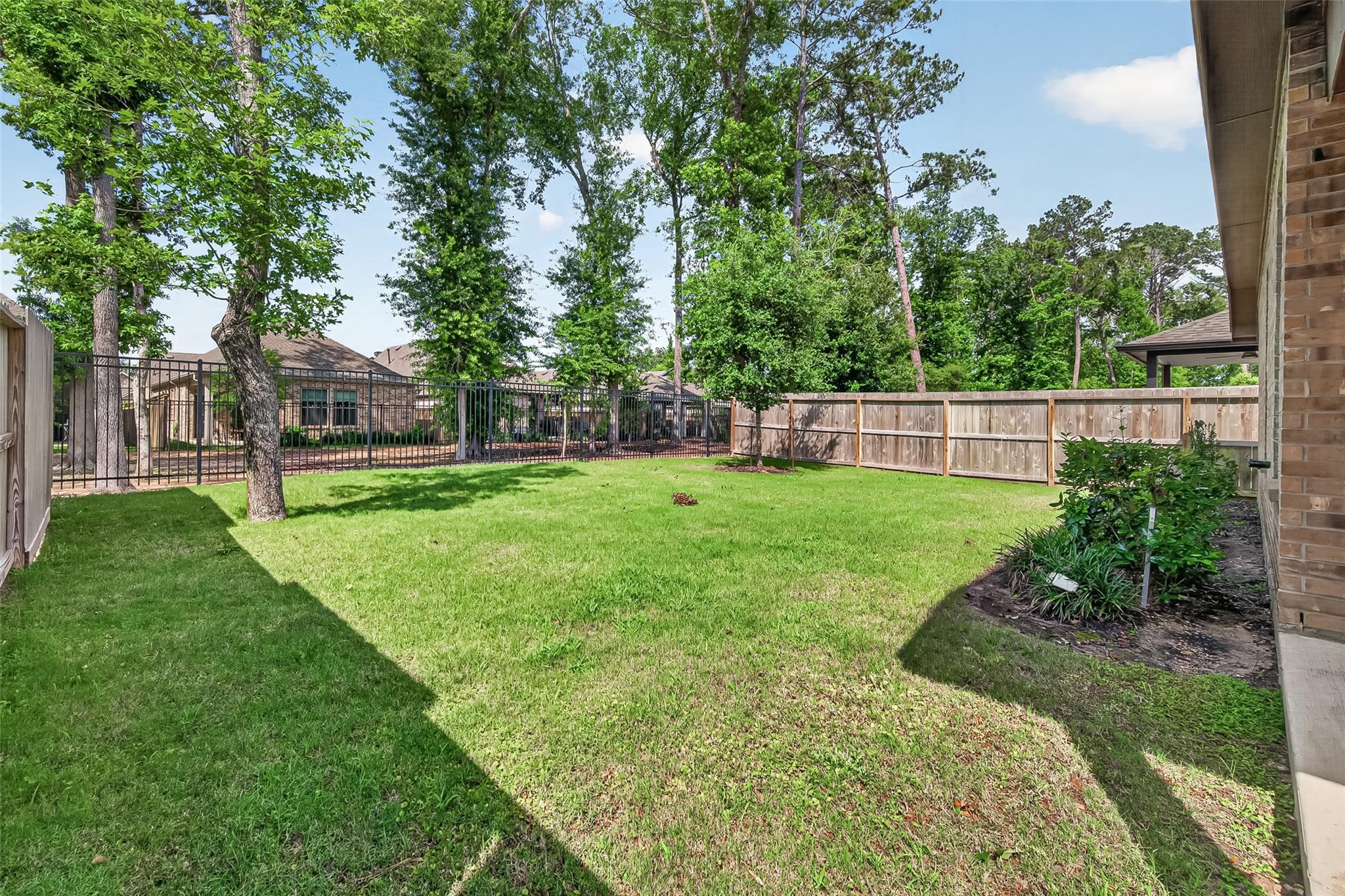 7511 Enchanted Rock Court