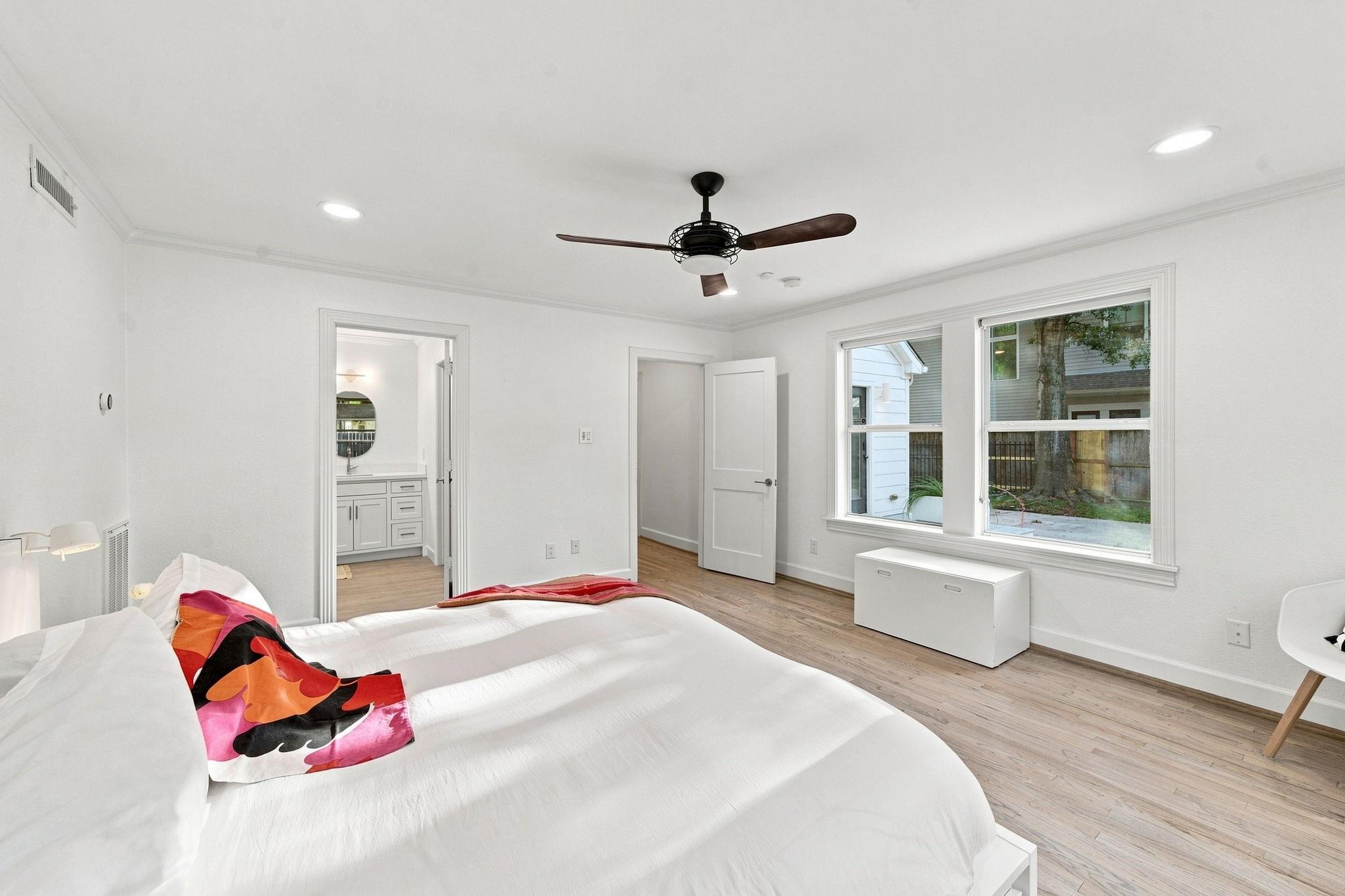 742 W 42nd Street