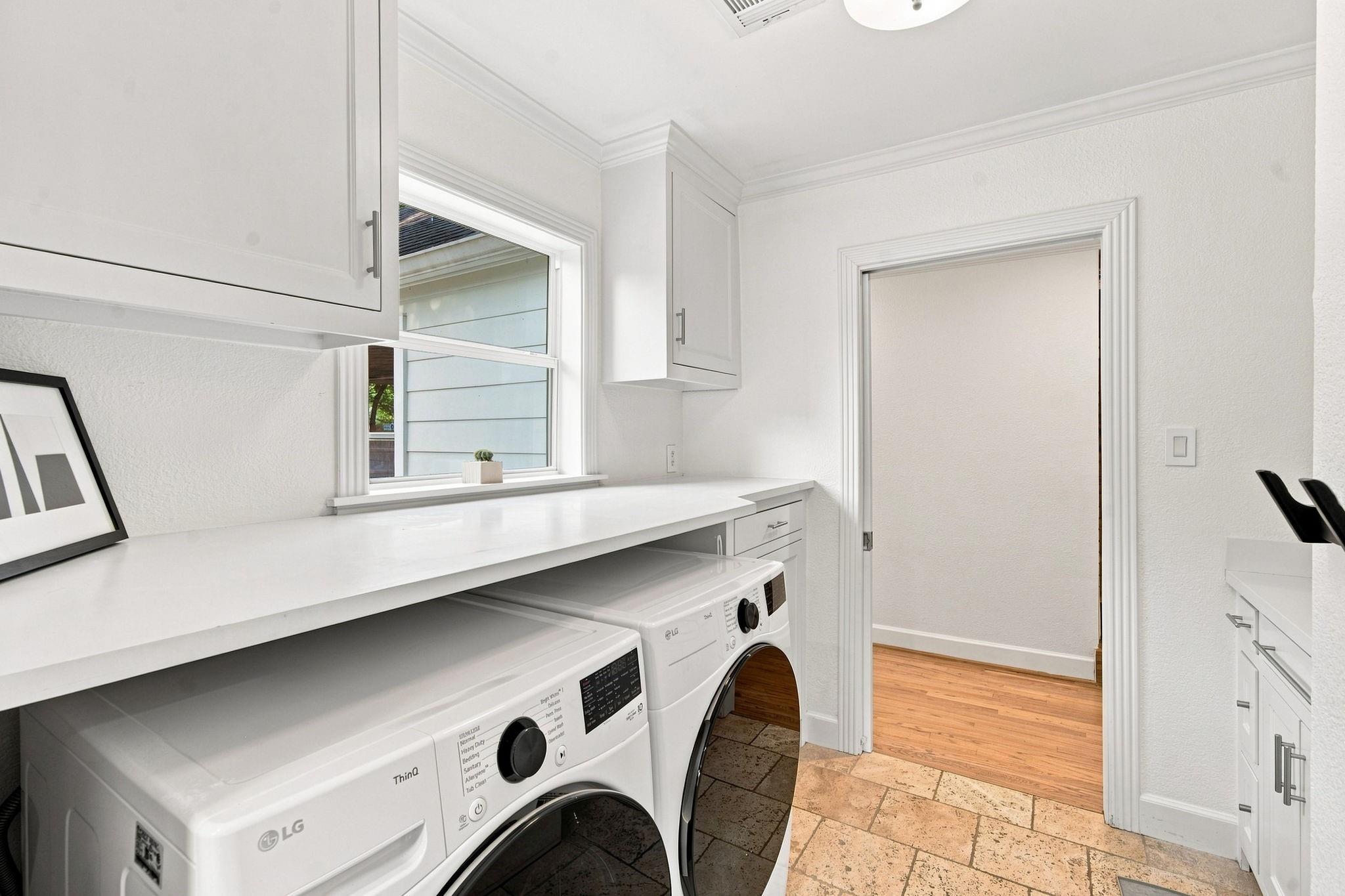 742 W 42nd Street