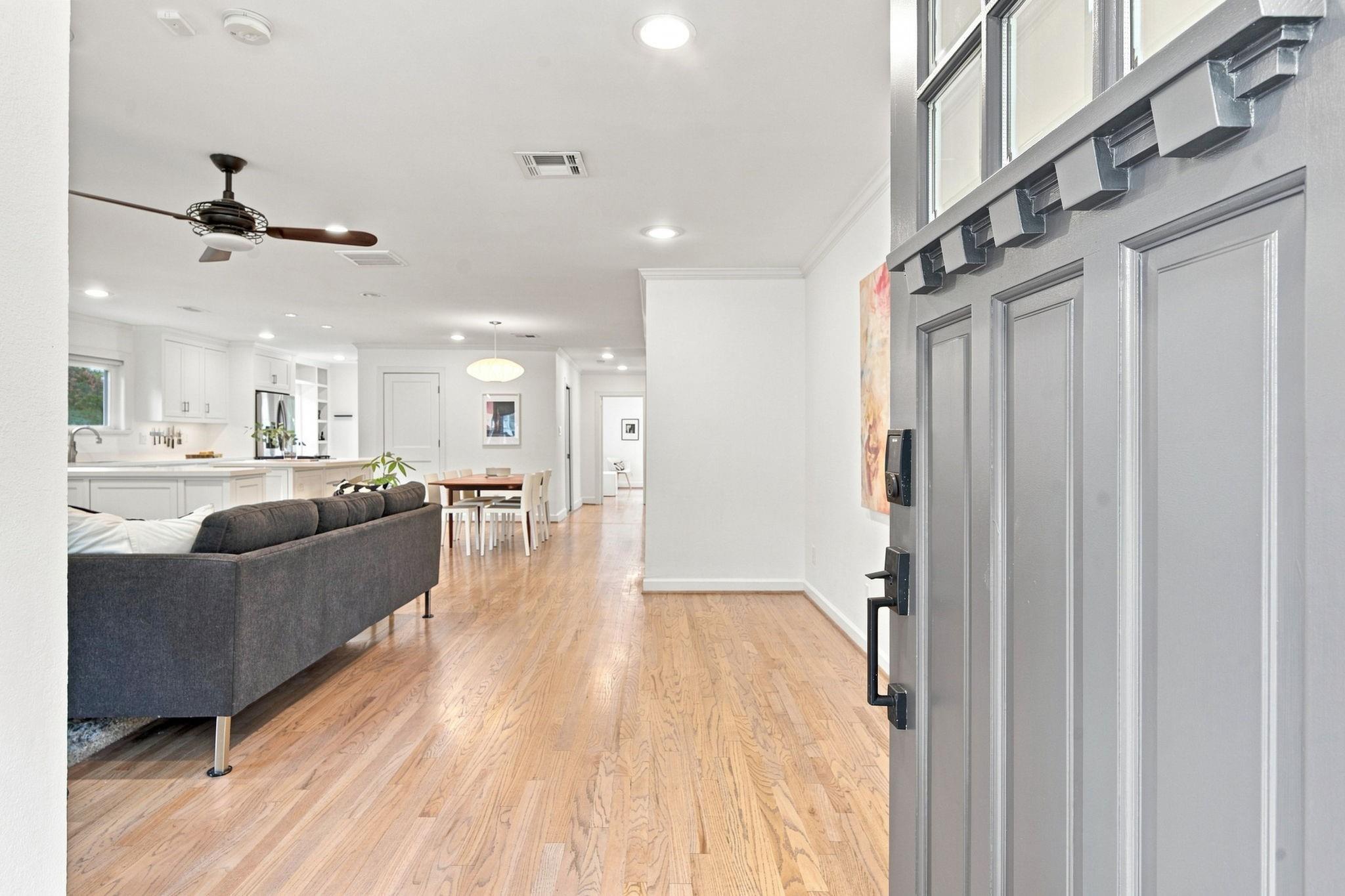 742 W 42nd Street