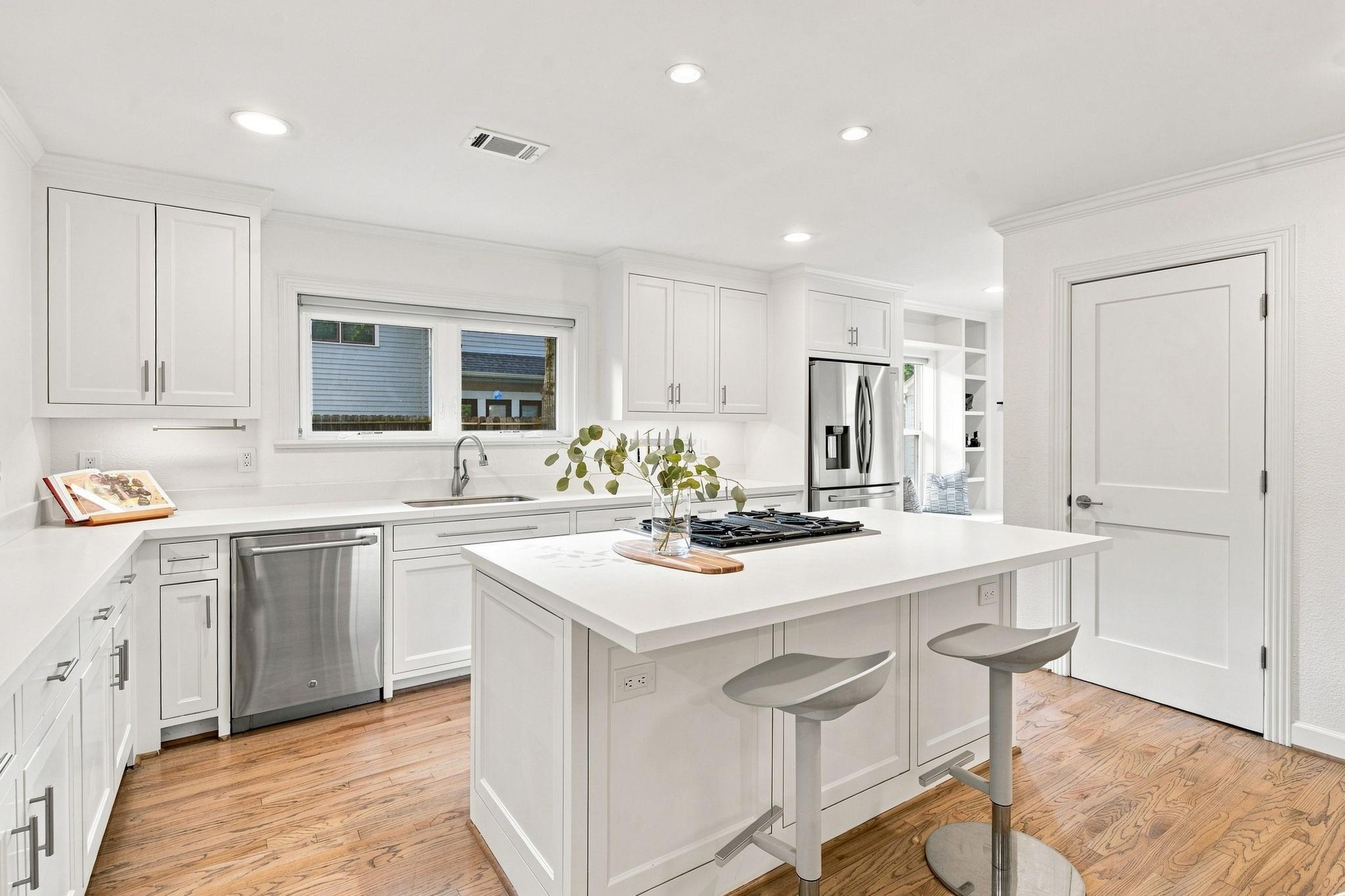 742 W 42nd Street
