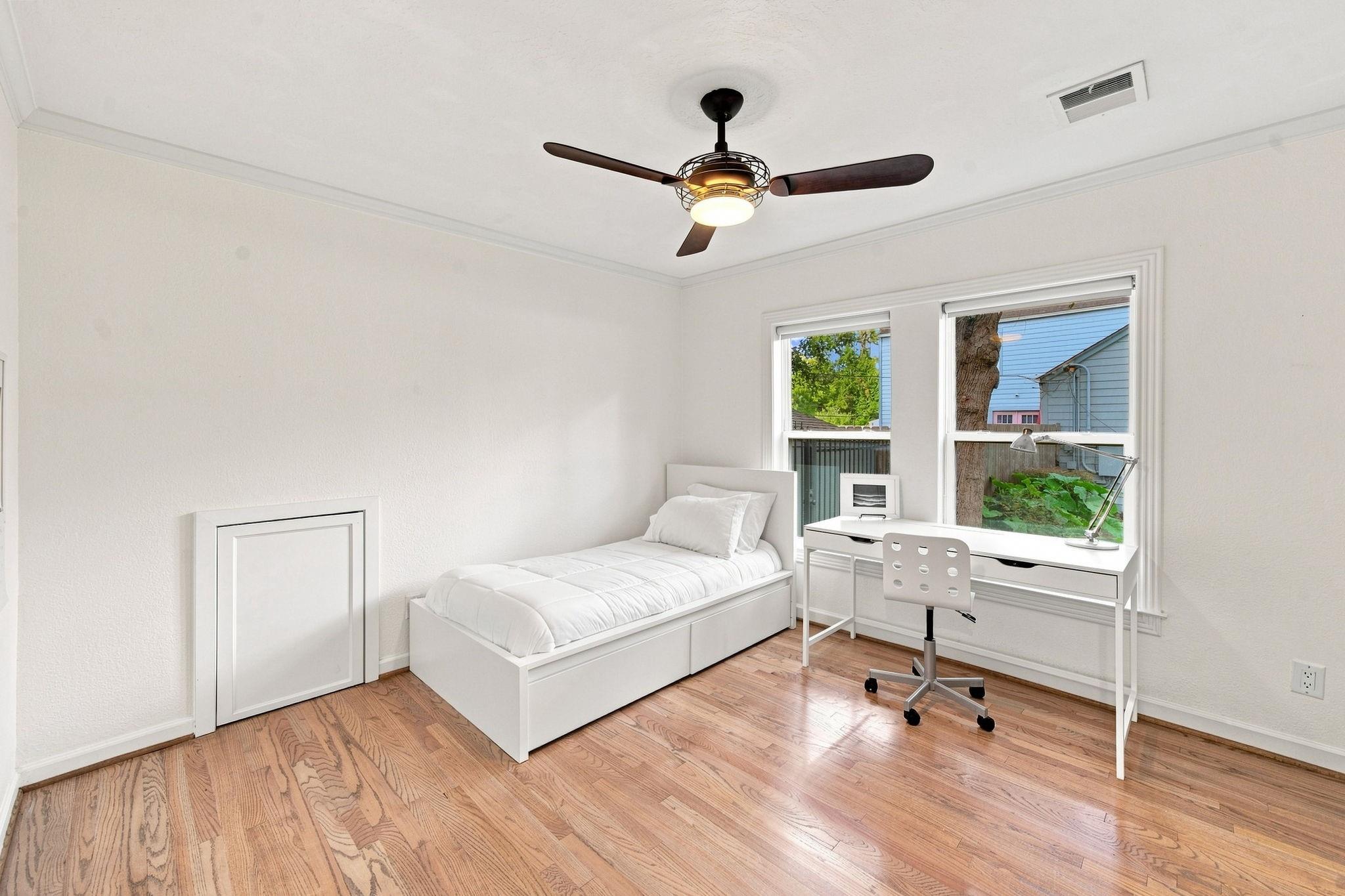 742 W 42nd Street