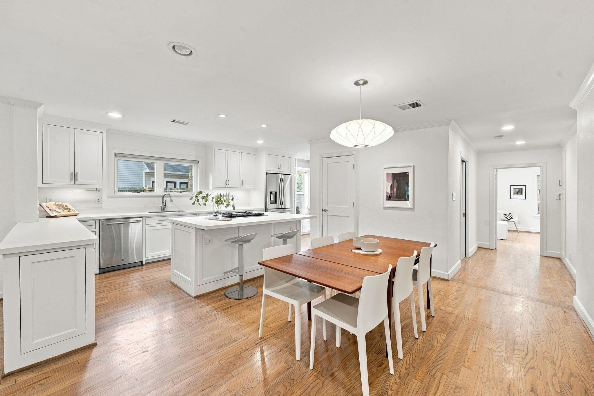 742 W 42nd Street
