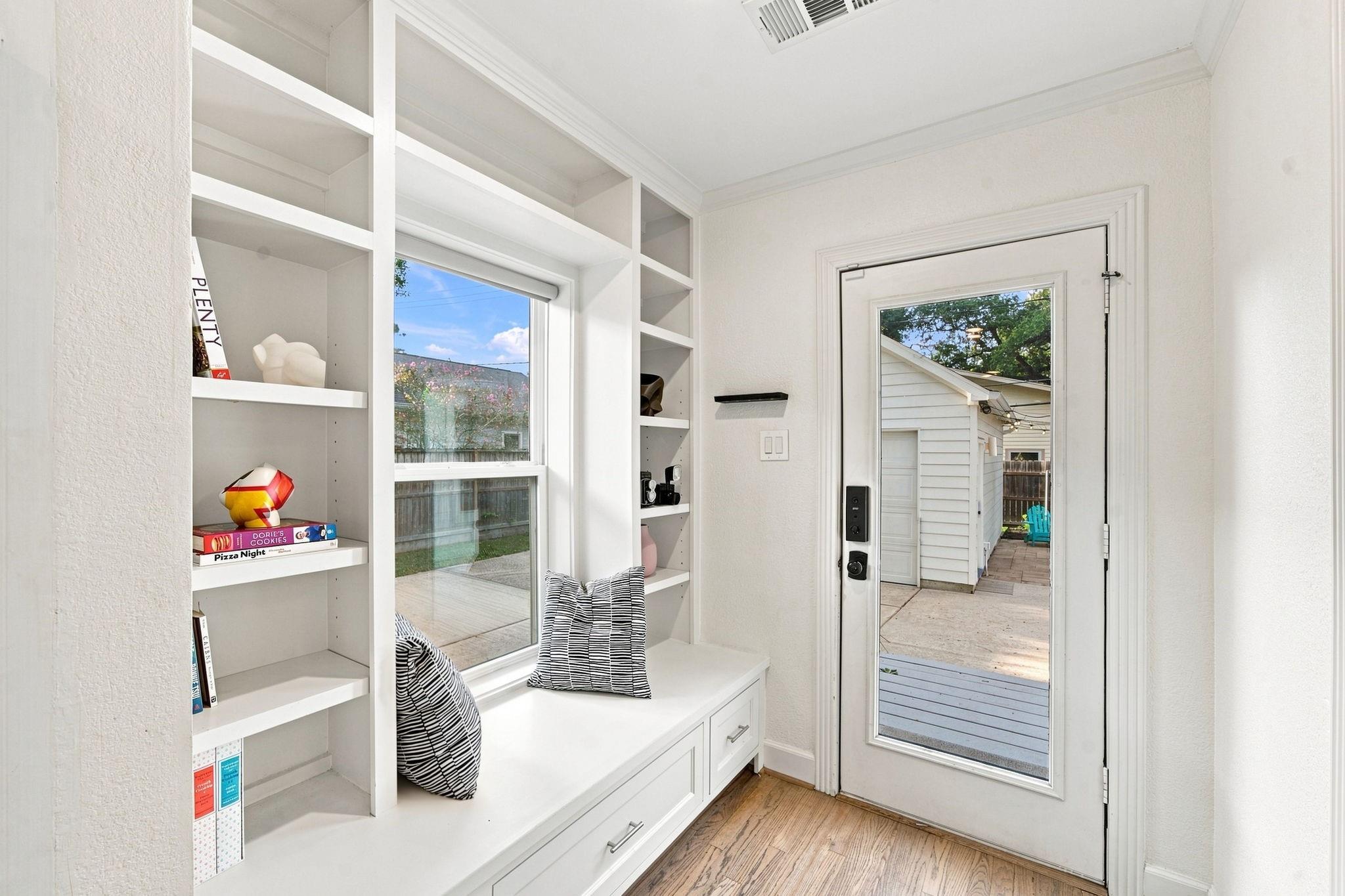 742 W 42nd Street