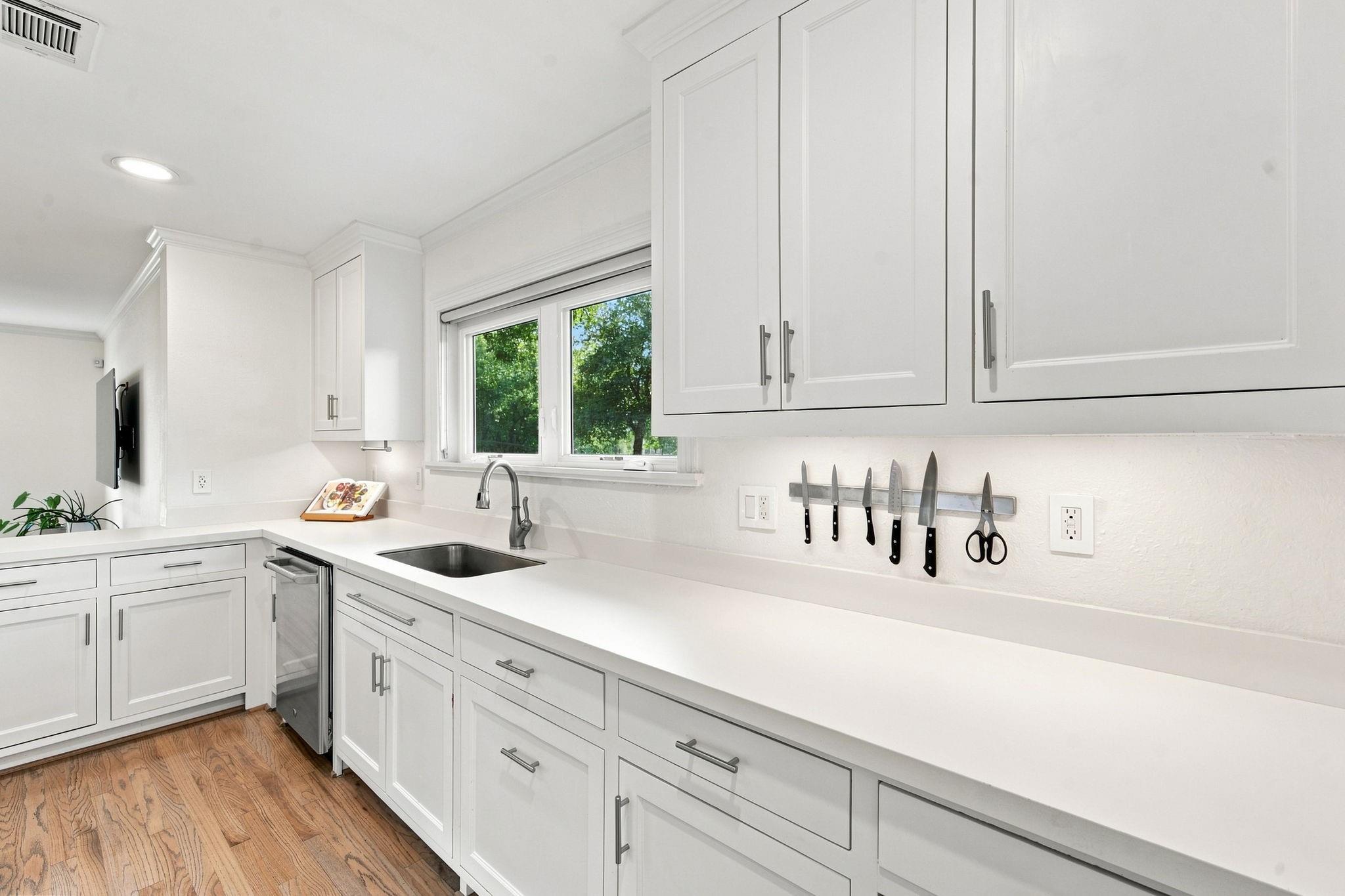 742 W 42nd Street