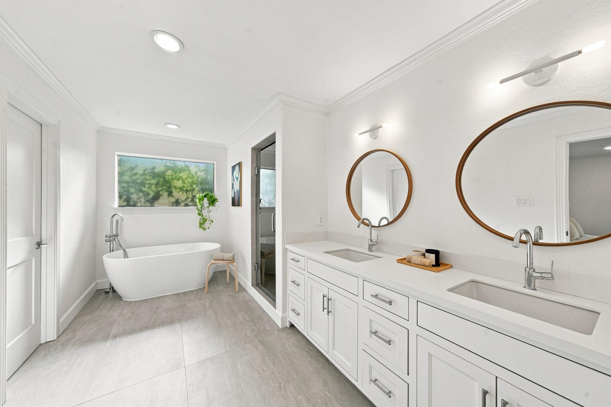 742 W 42nd Street