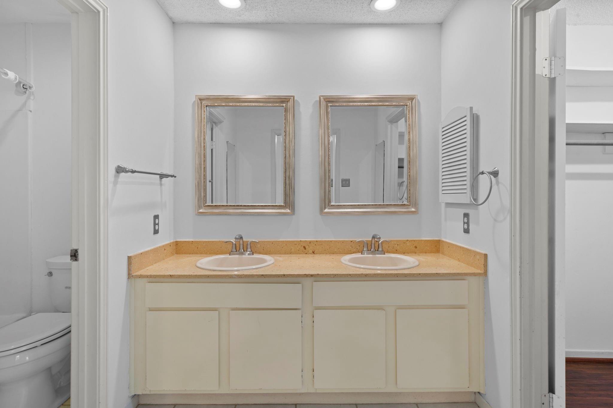 1922 Augusta Drive Unit: 1/16