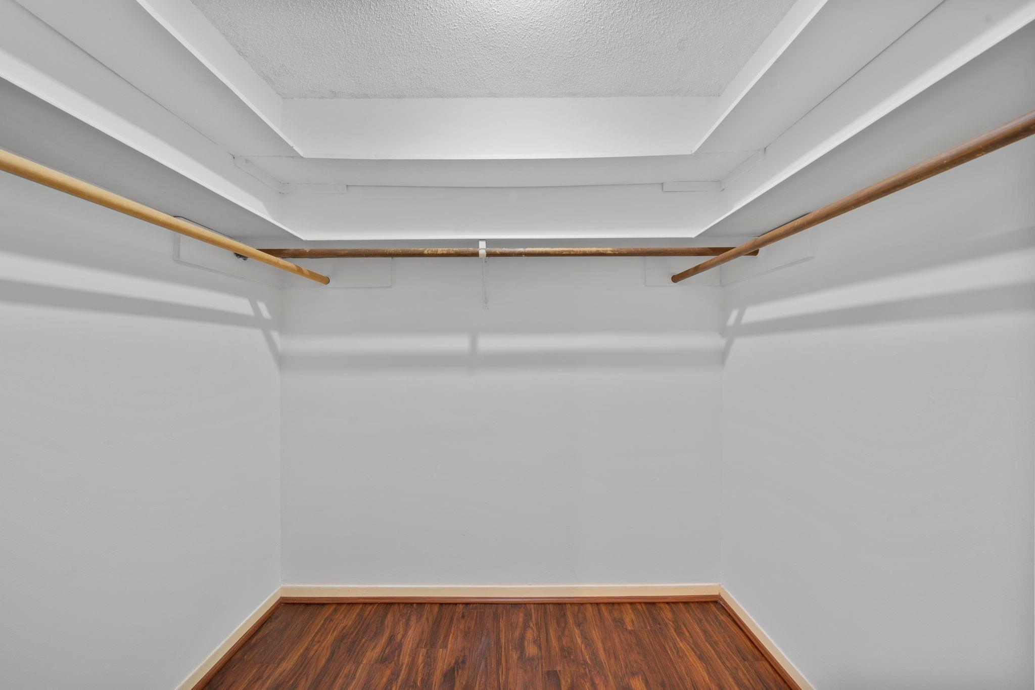 1922 Augusta Drive Unit: 1/16