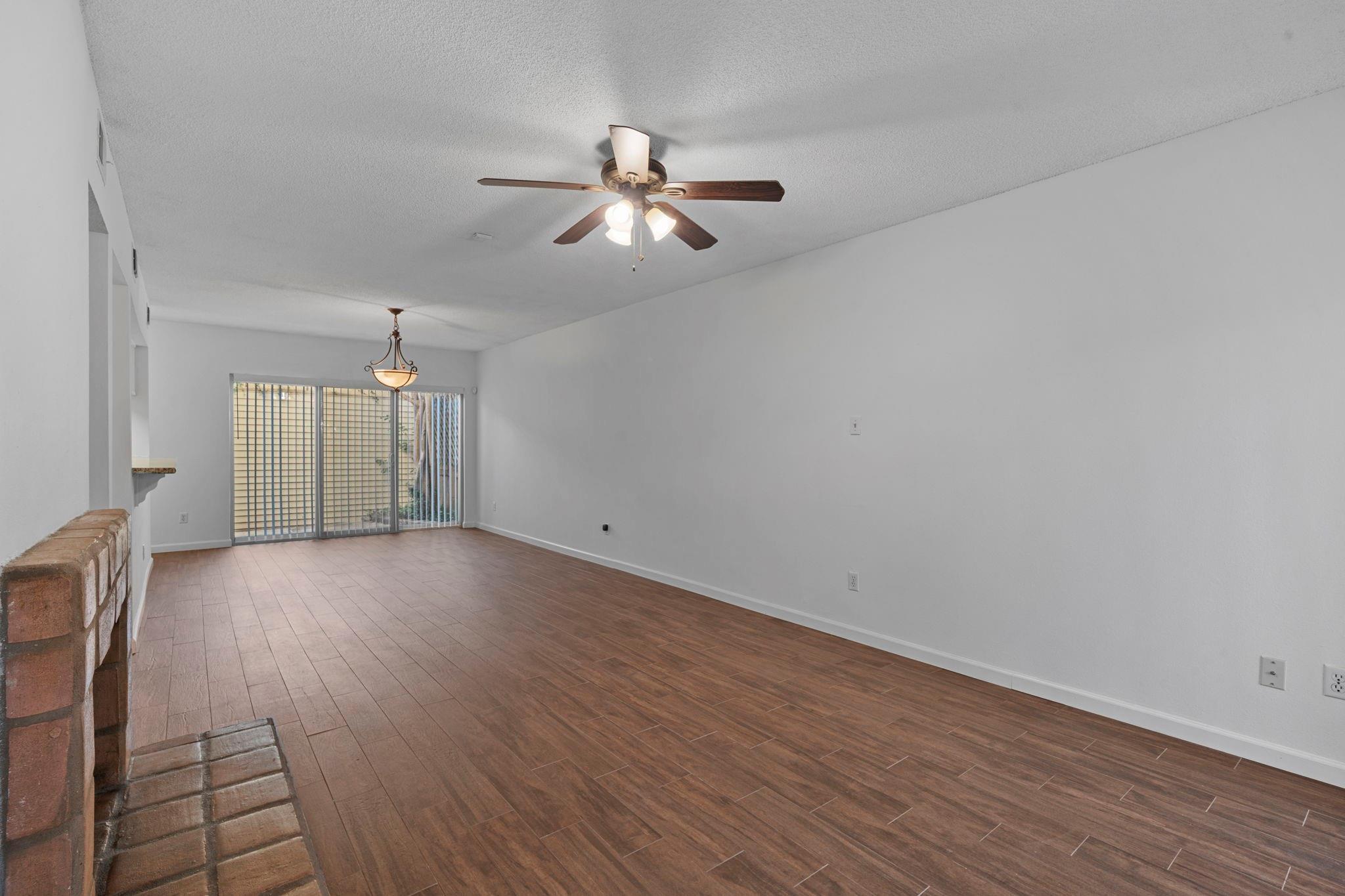 1922 Augusta Drive Unit: 1/16