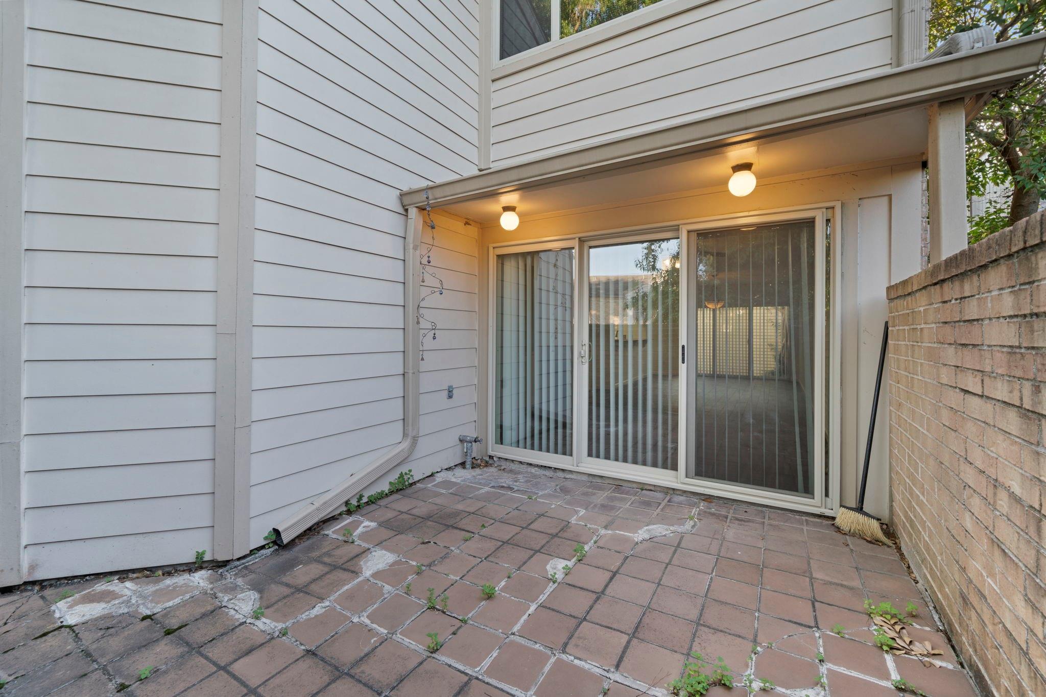 1922 Augusta Drive Unit: 1/16