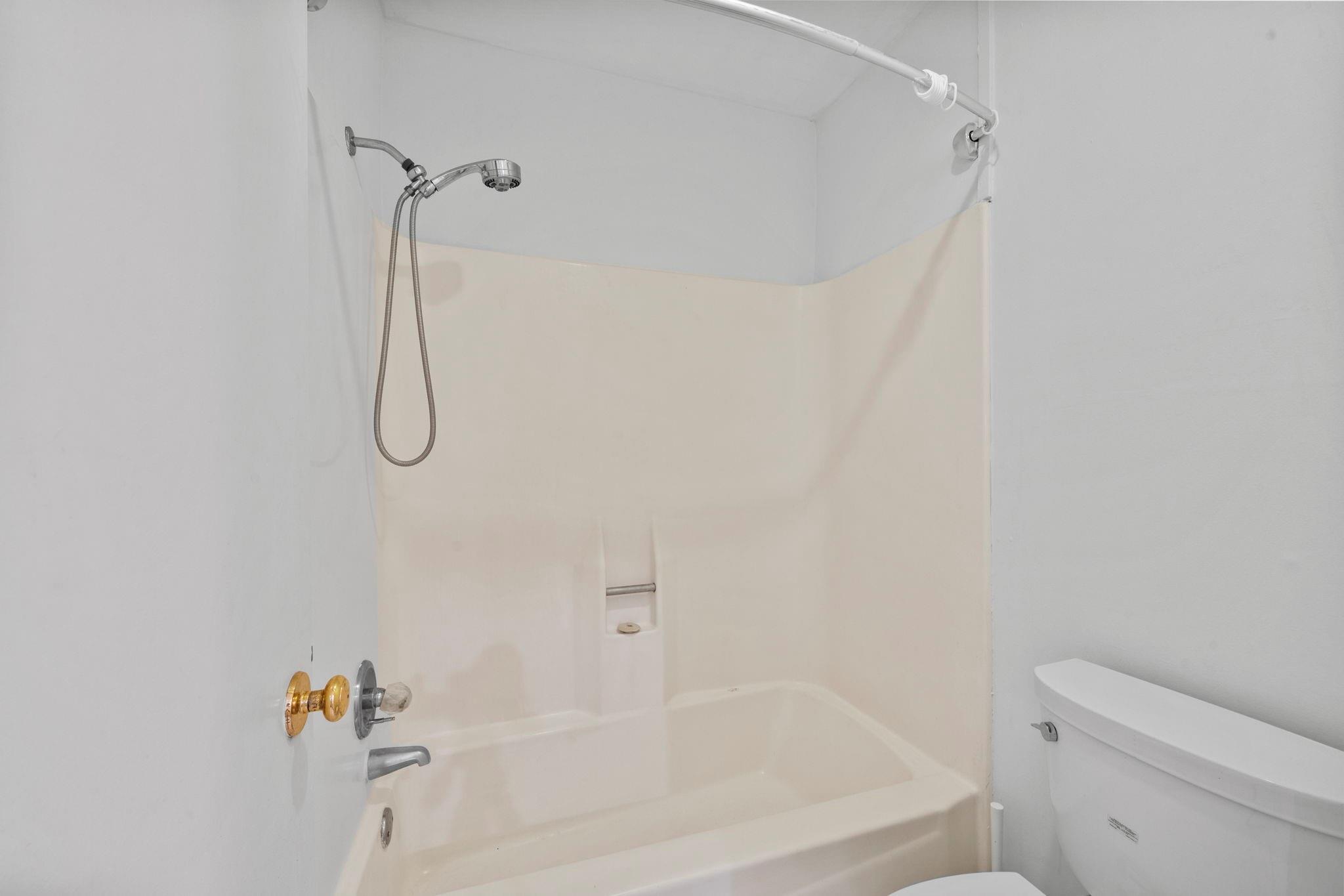 1922 Augusta Drive Unit: 1/16
