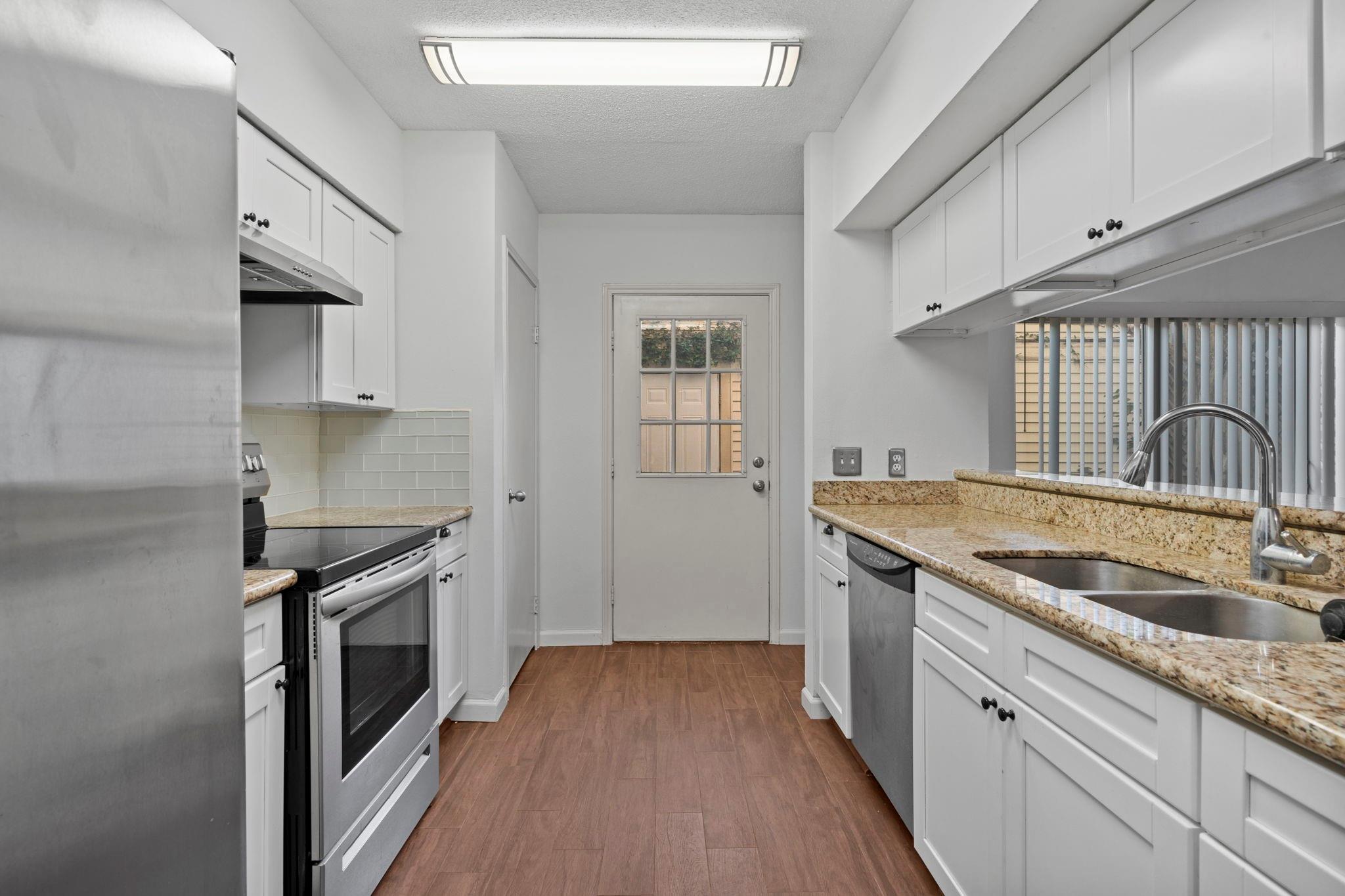 1922 Augusta Drive Unit: 1/16