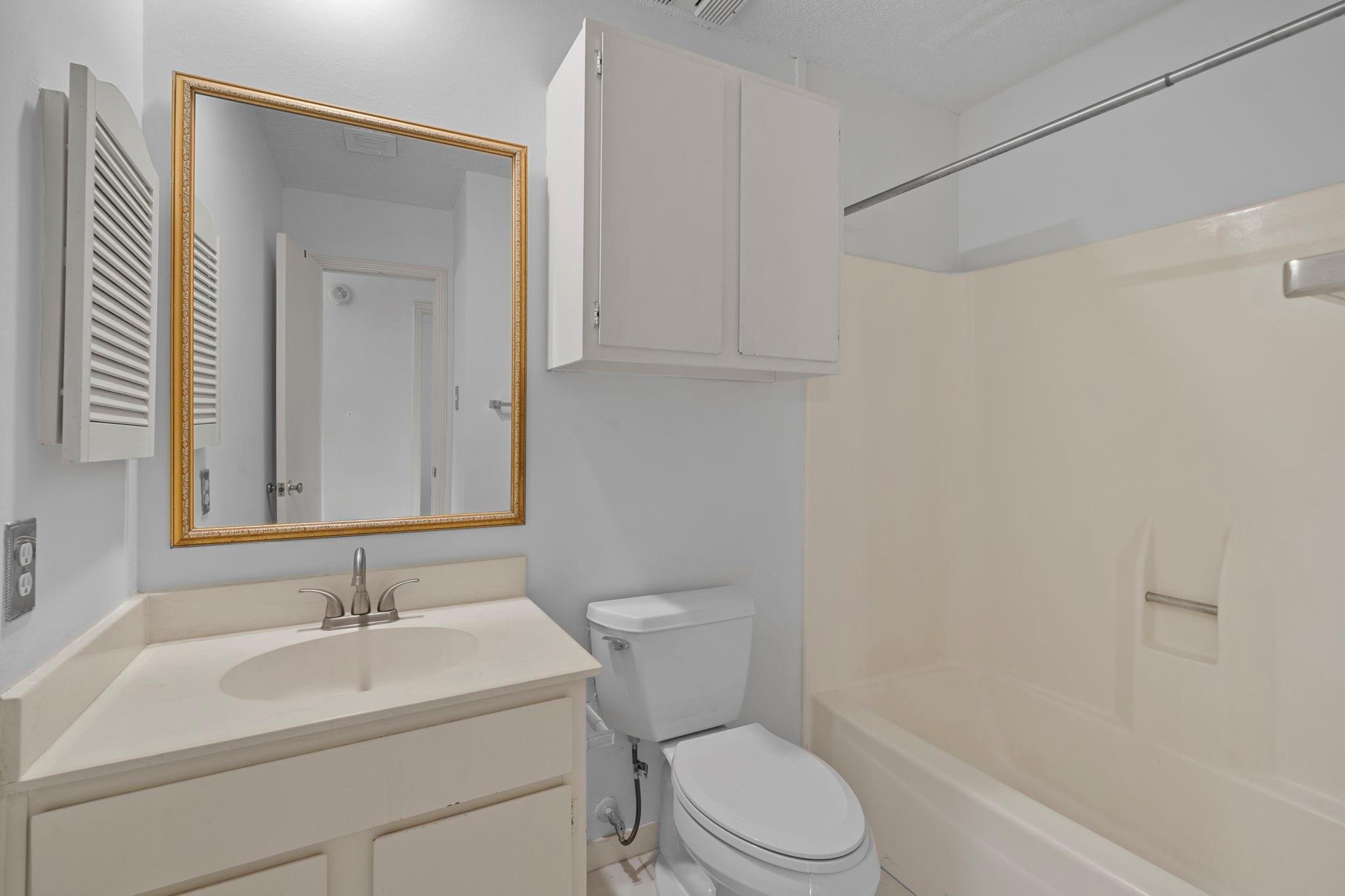 1922 Augusta Drive Unit: 1/16