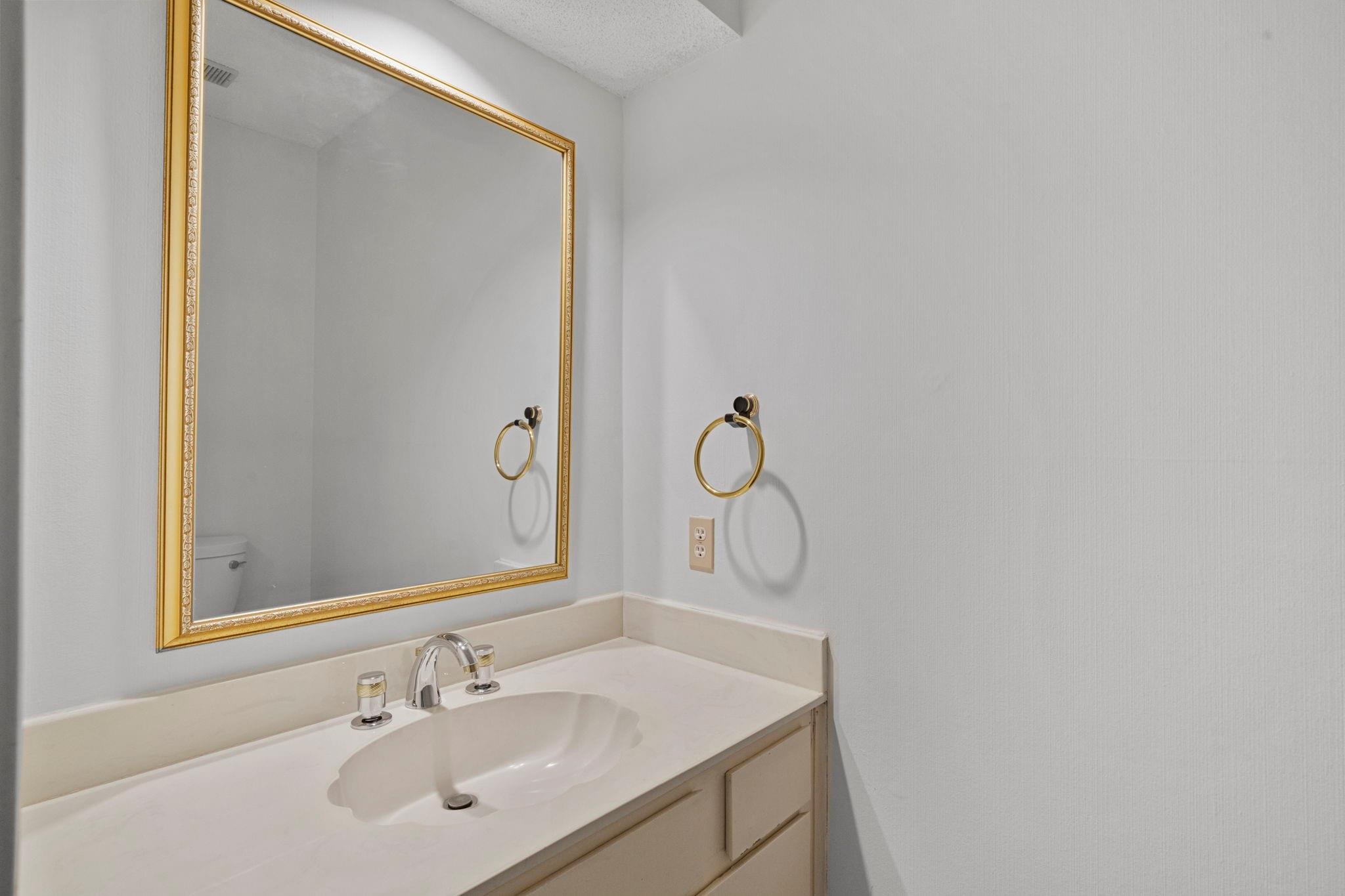 1922 Augusta Drive Unit: 1/16
