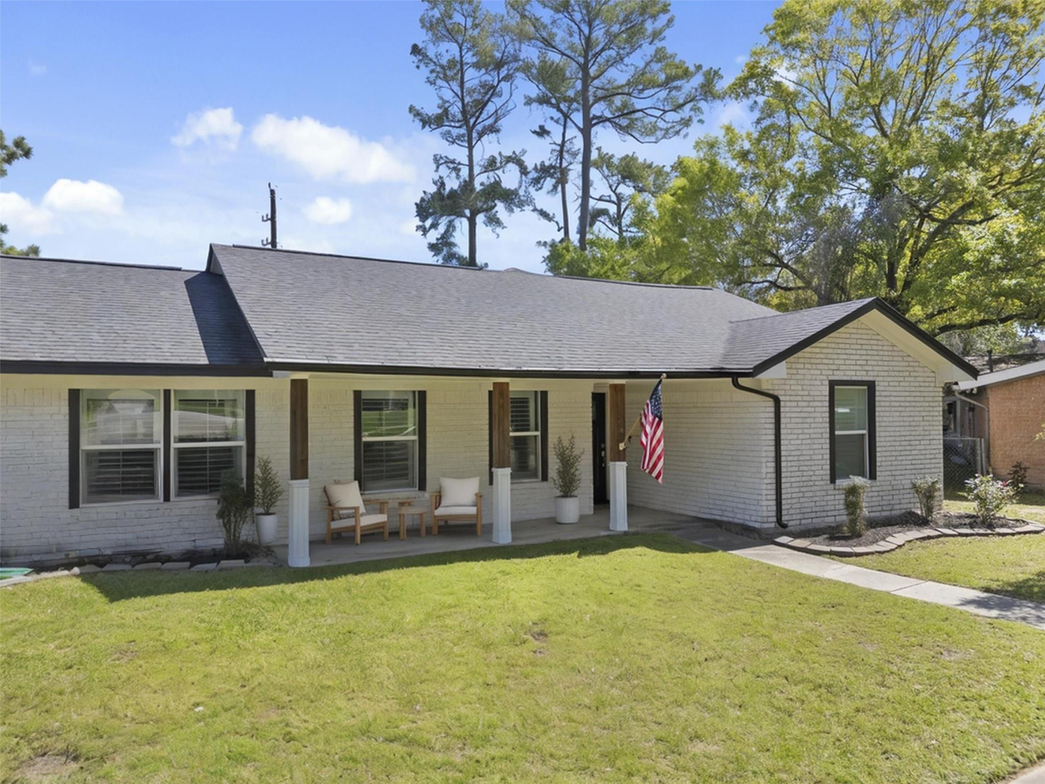 102 Enchanted Oaks Court
