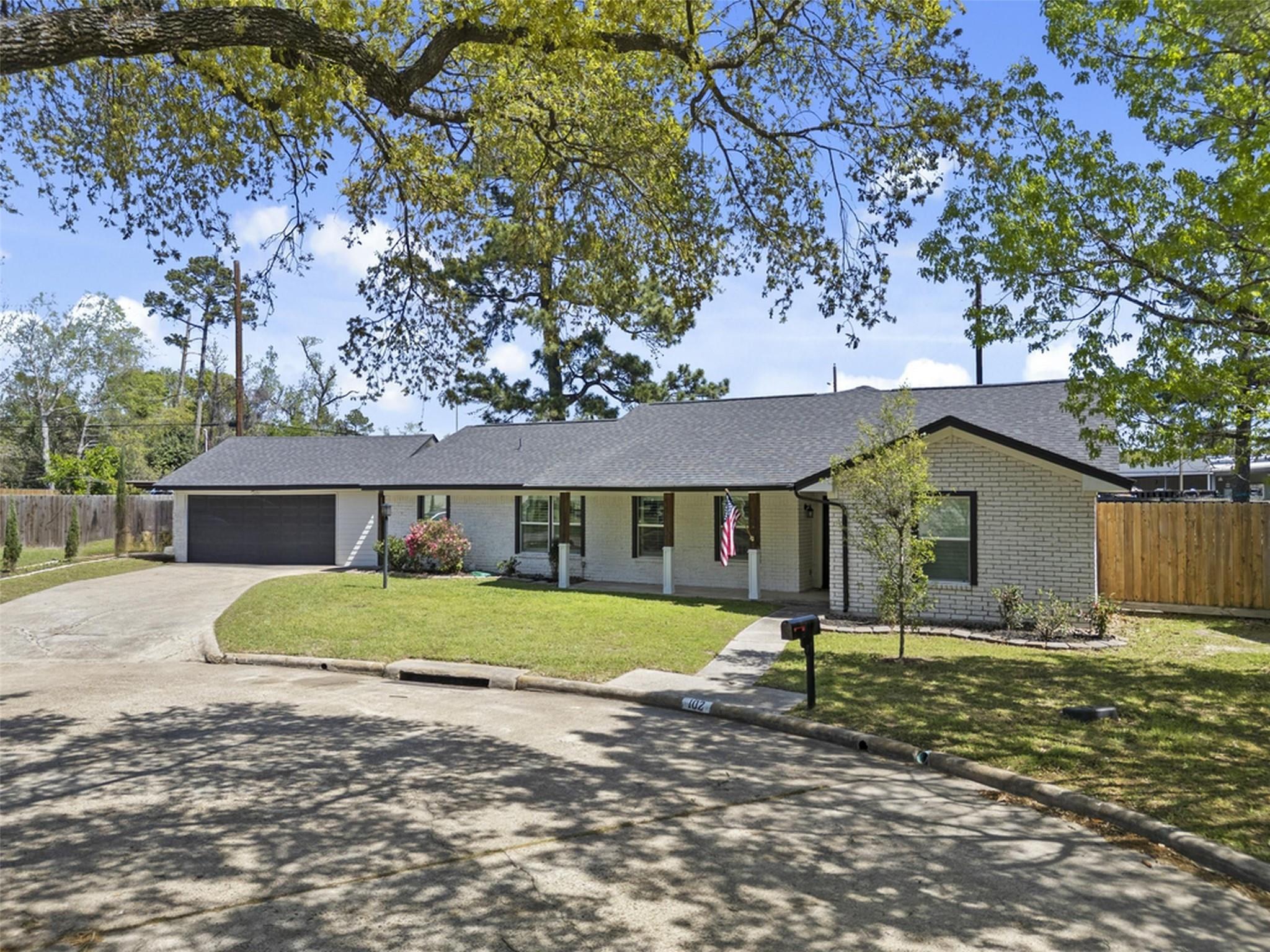 102 Enchanted Oaks Court
