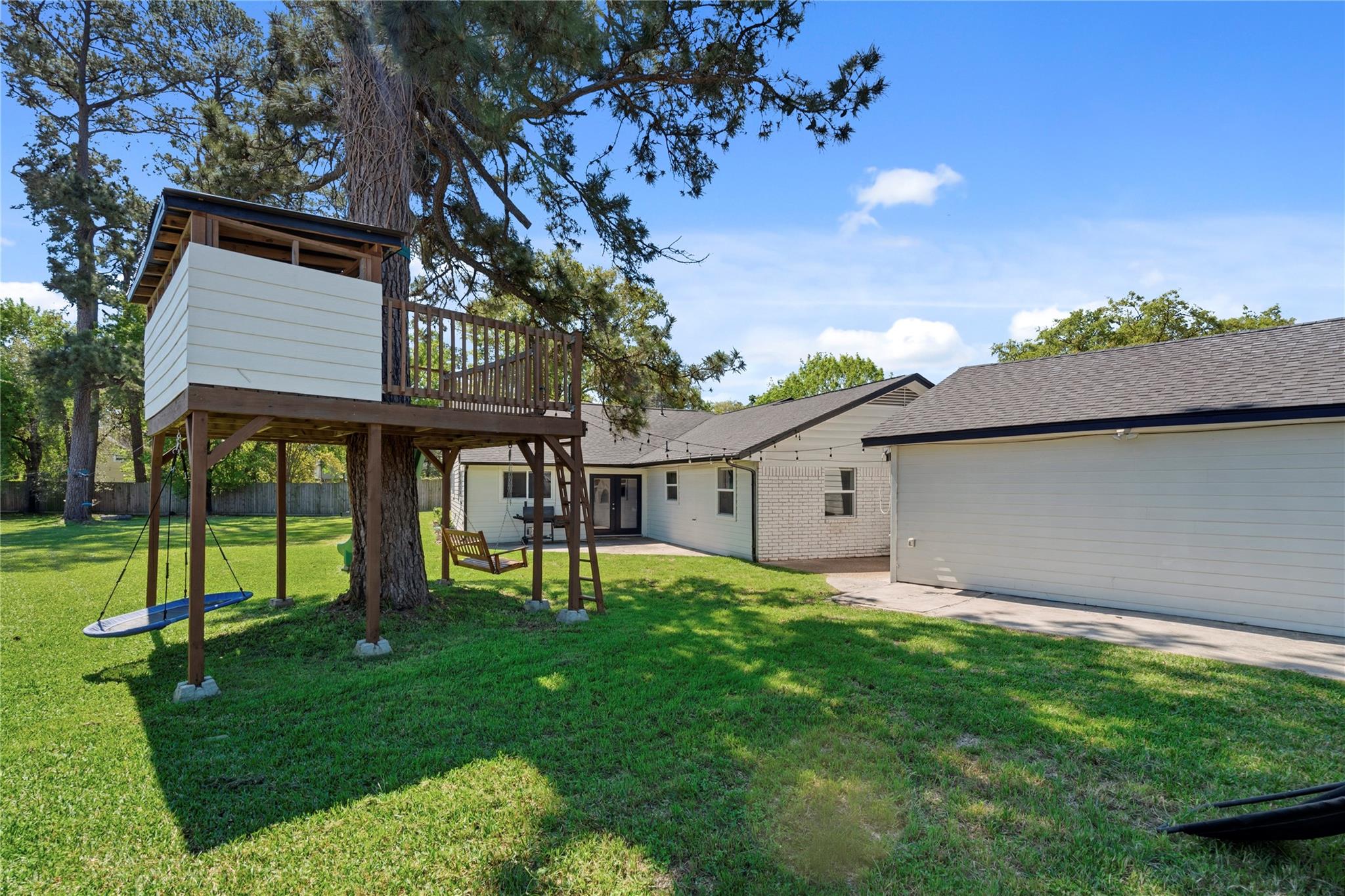 102 Enchanted Oaks Court