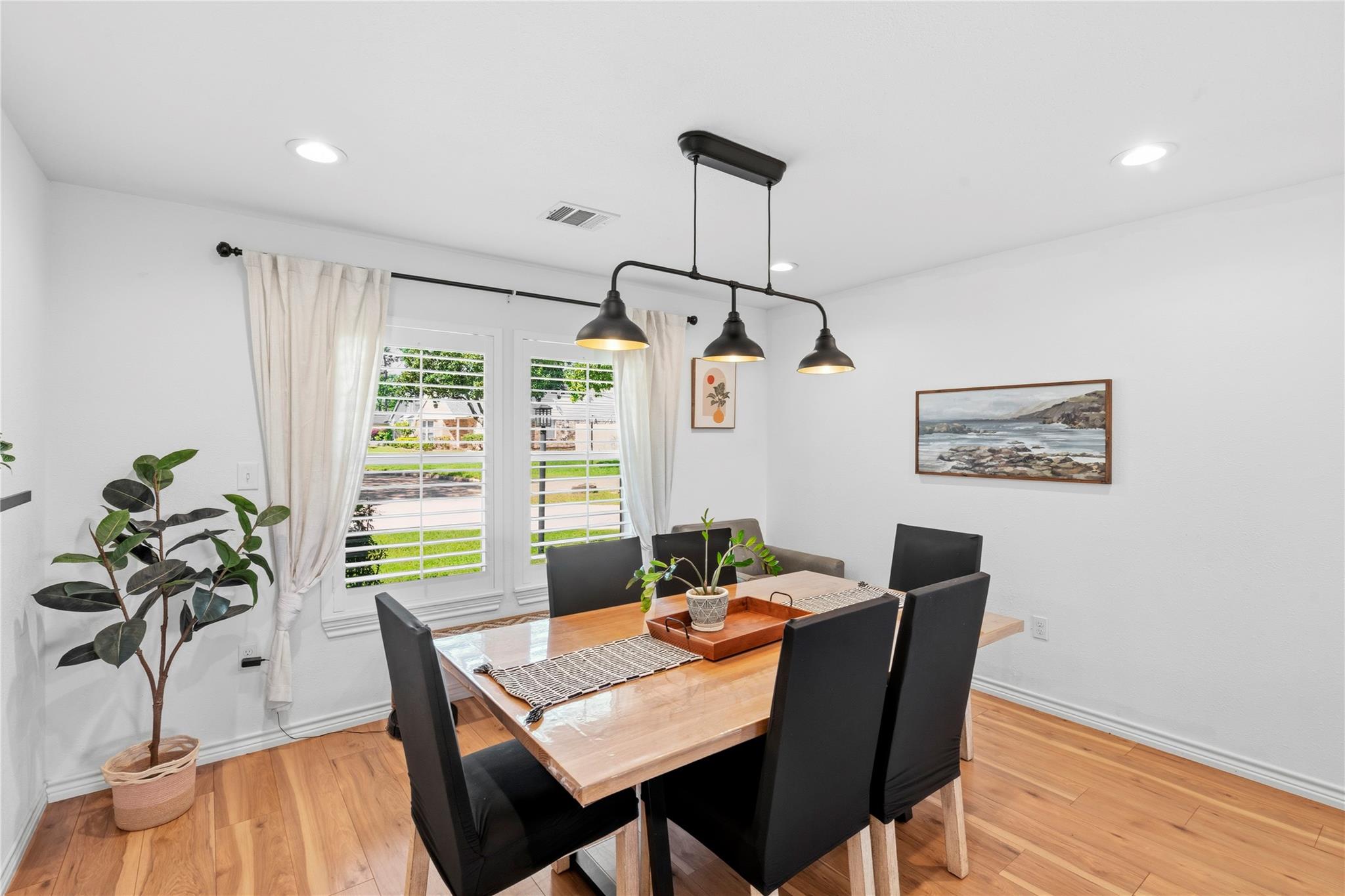 102 Enchanted Oaks Court