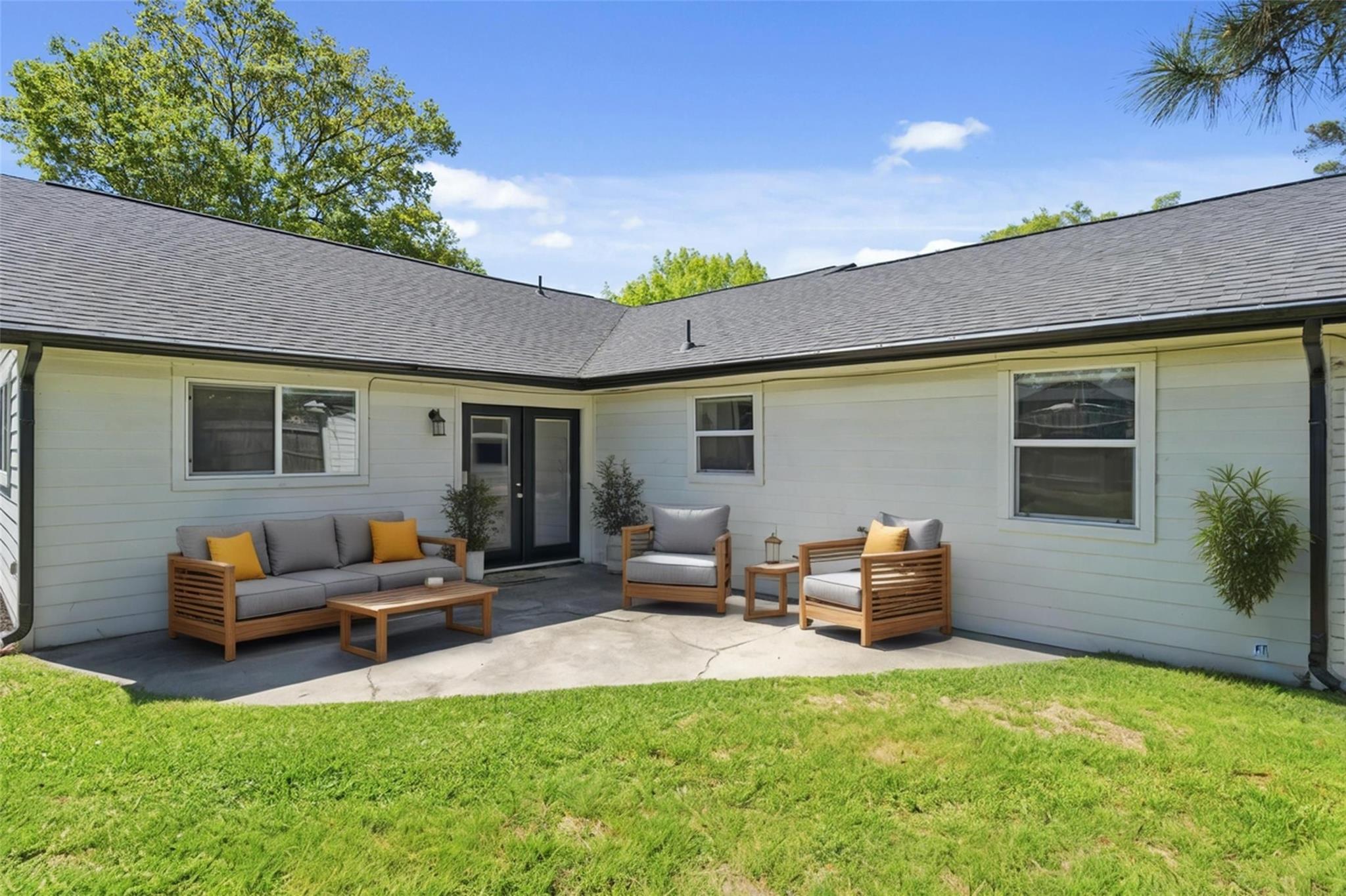 102 Enchanted Oaks Court