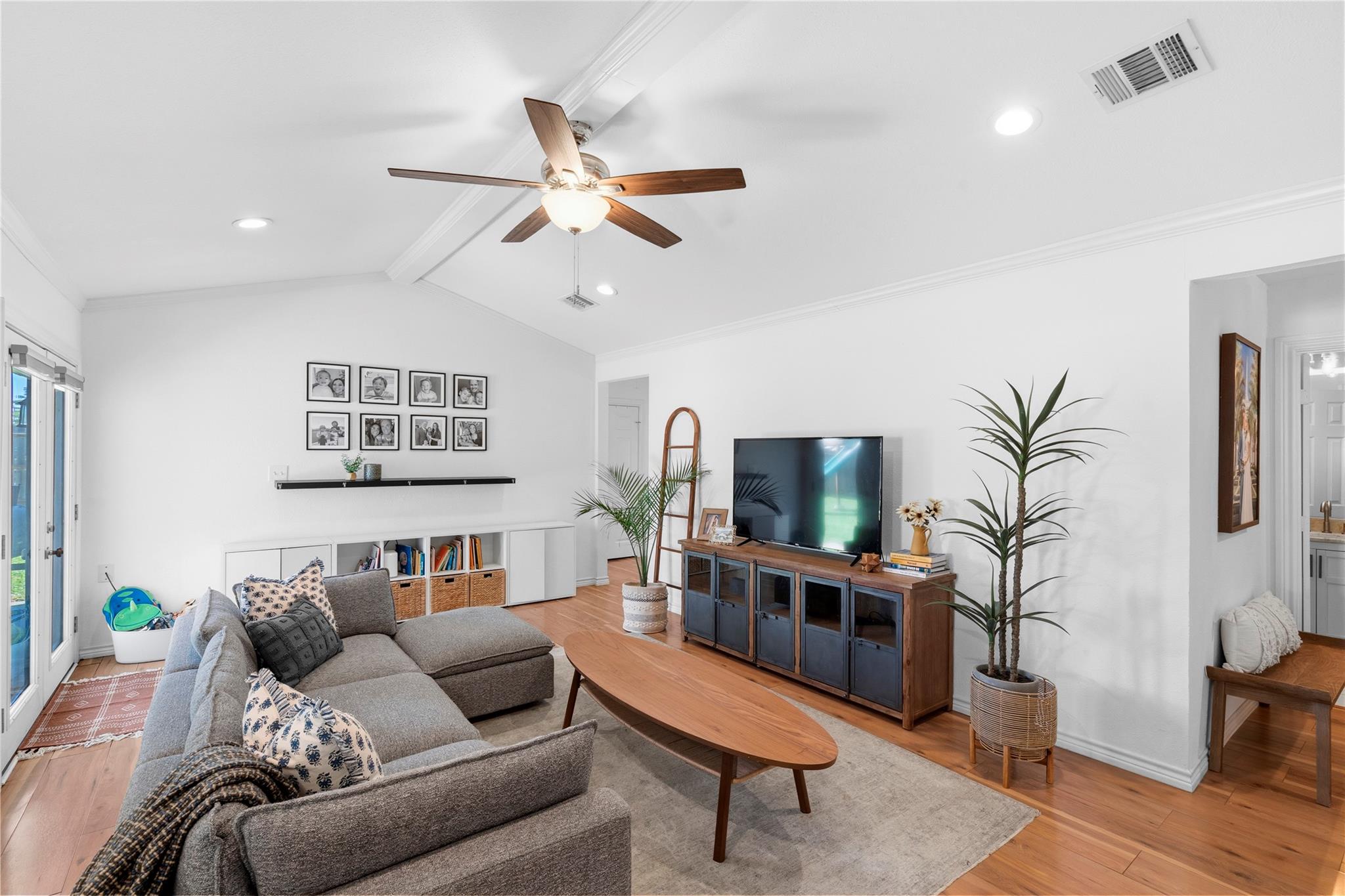 102 Enchanted Oaks Court
