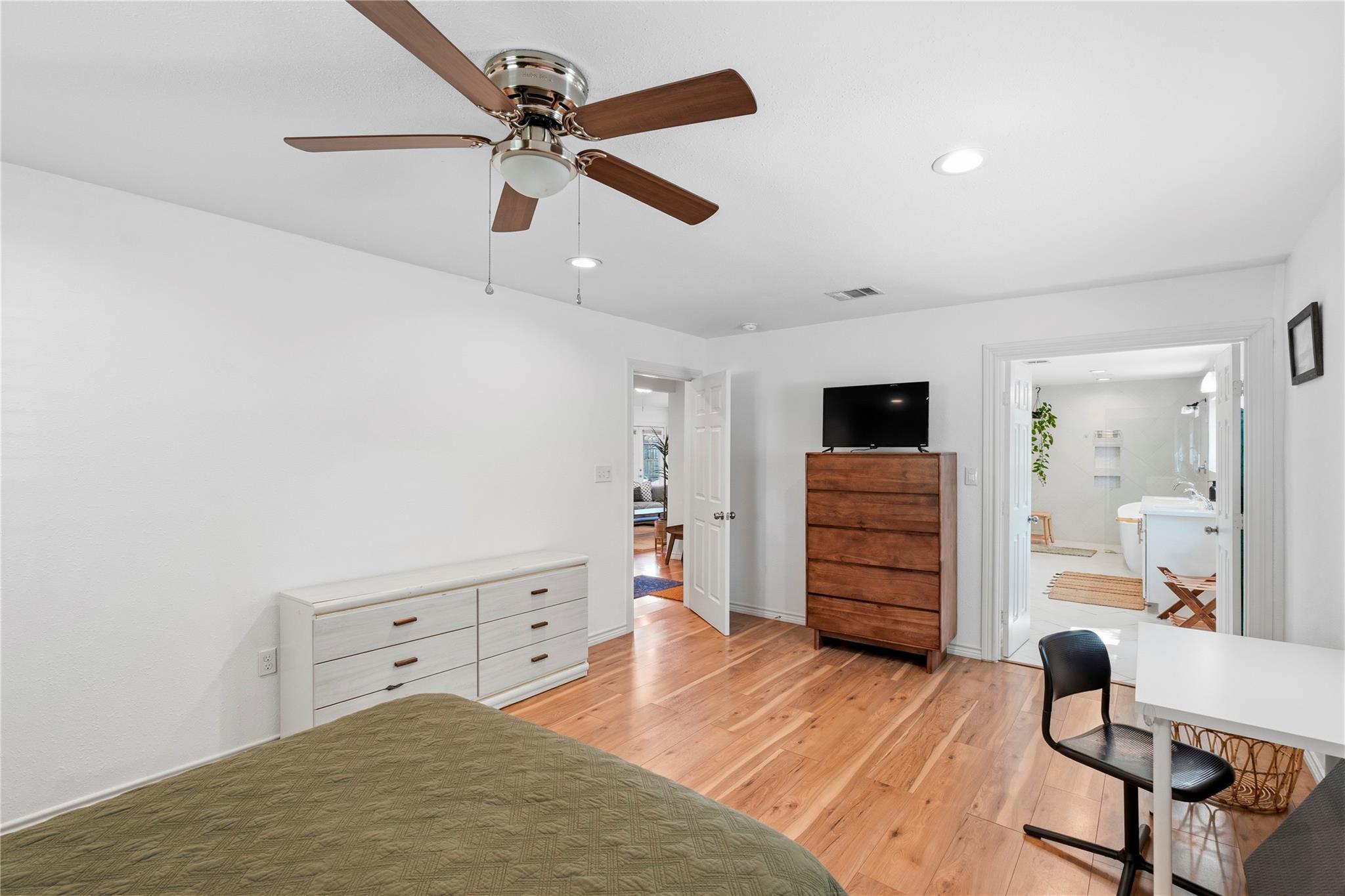 102 Enchanted Oaks Court