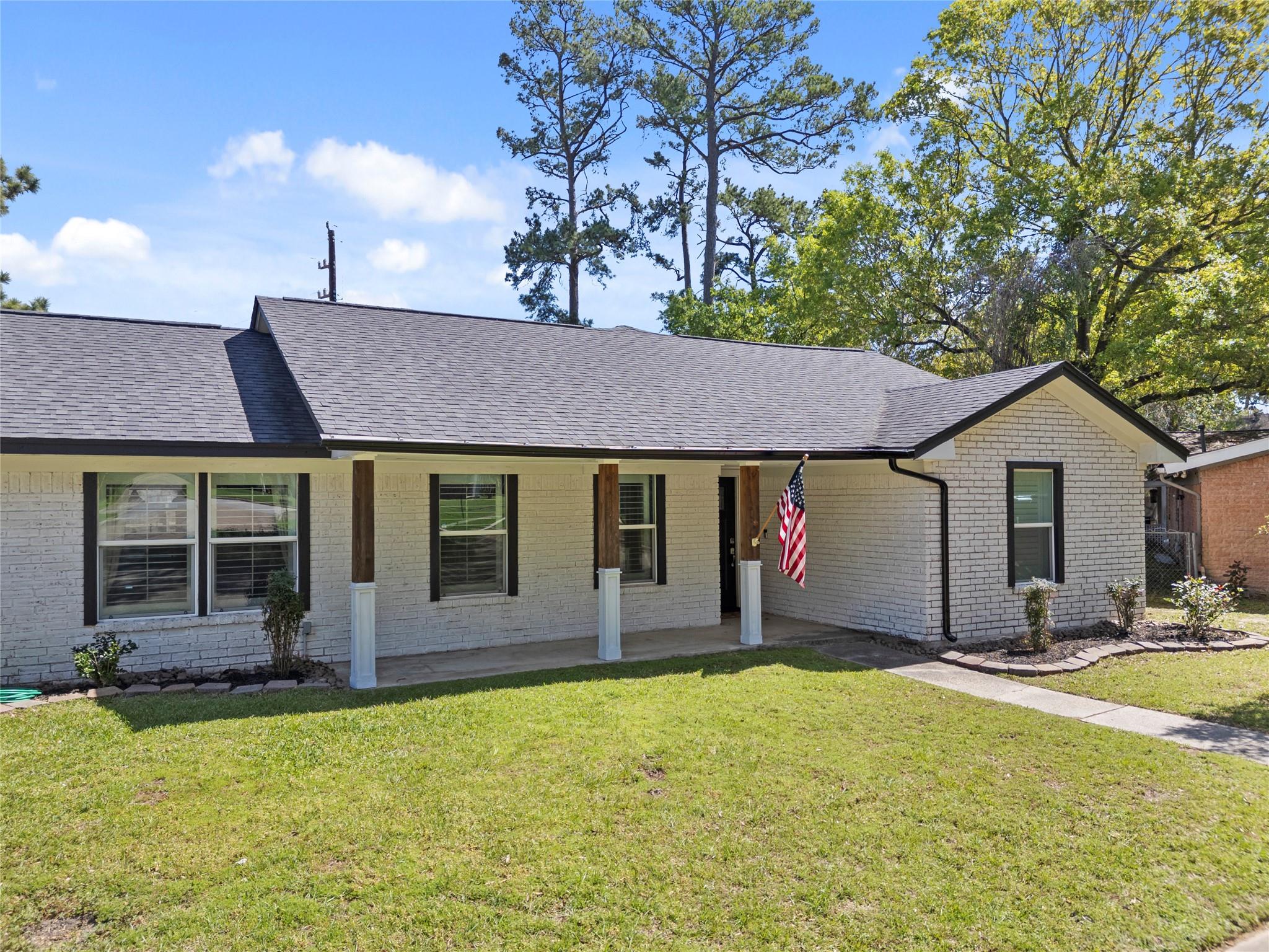 102 Enchanted Oaks Court