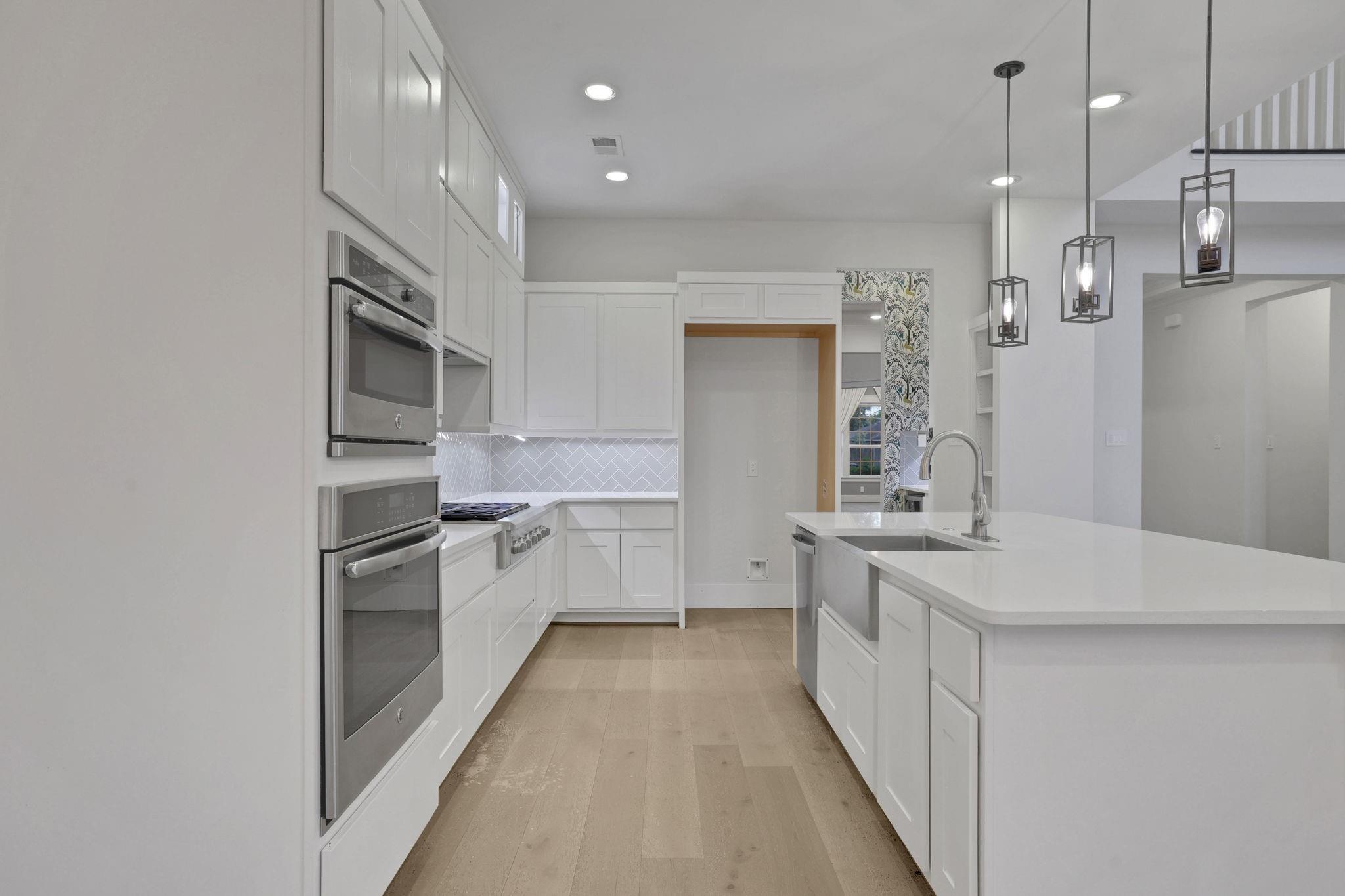 8558 Ridgepoint Drive