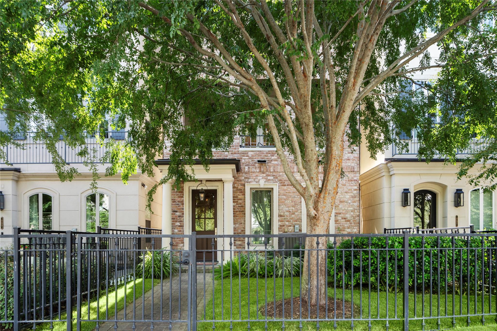 755 Somerset Commons Lane