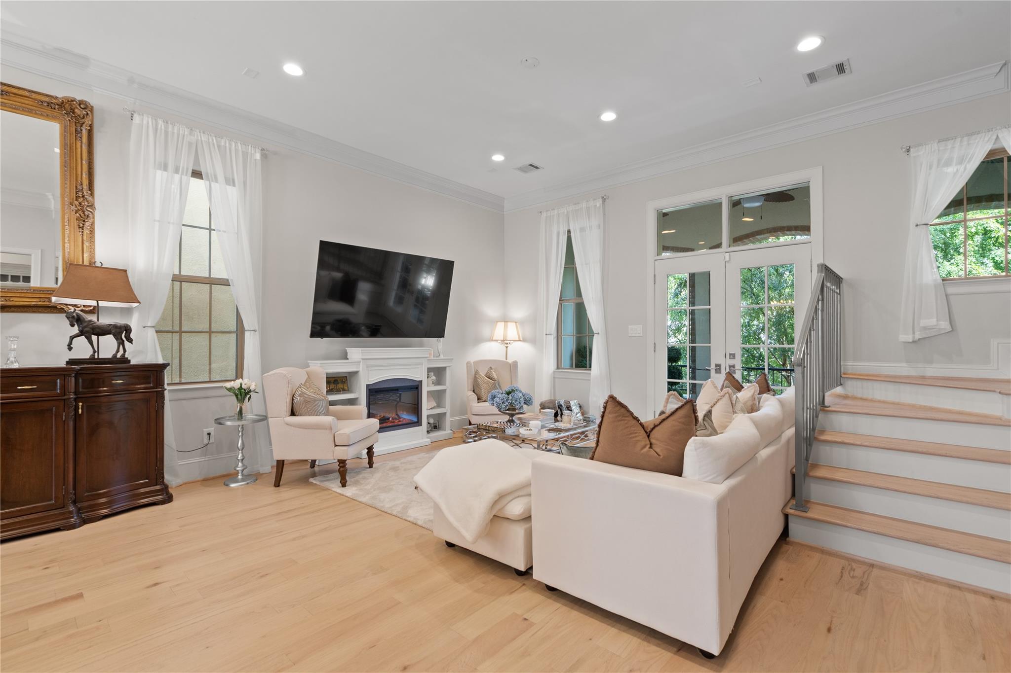 755 Somerset Commons Lane