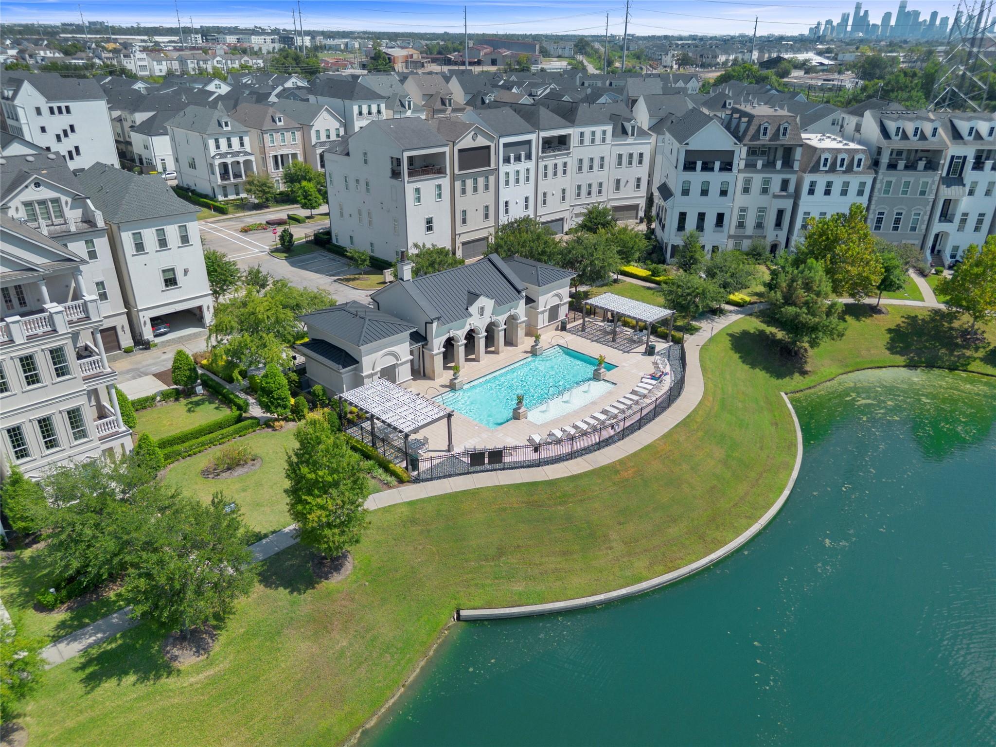 755 Somerset Commons Lane