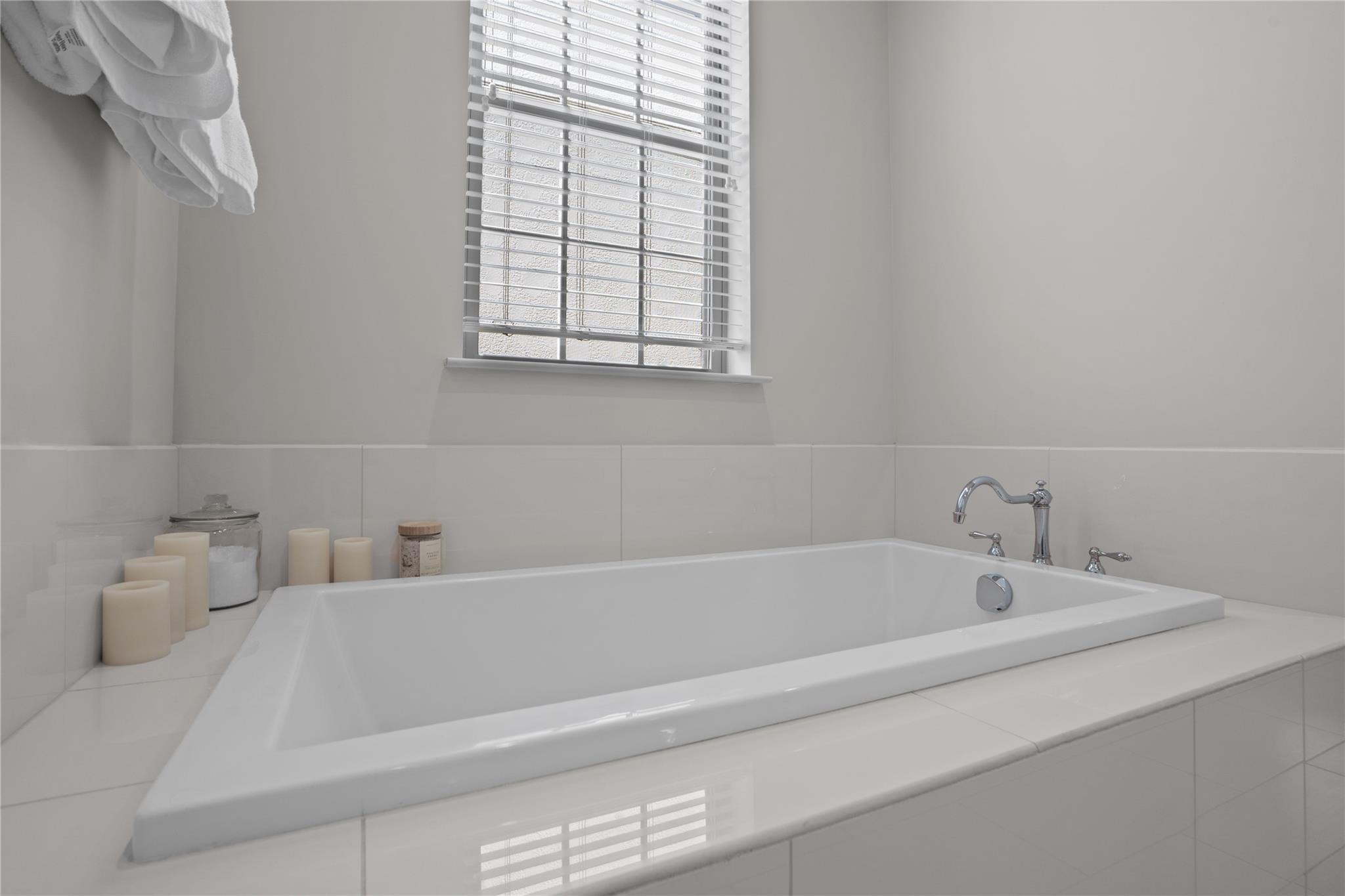 755 Somerset Commons Lane