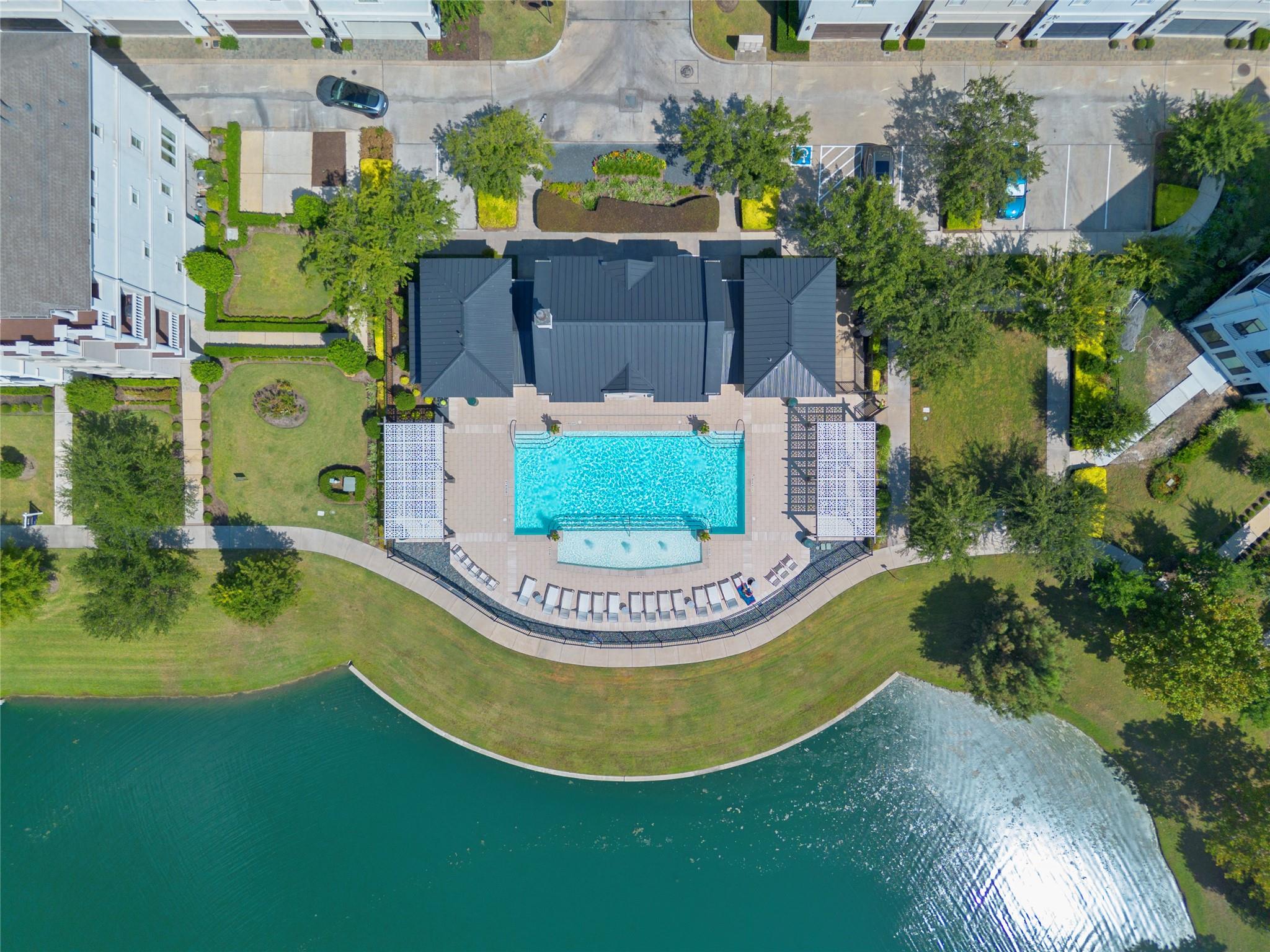 755 Somerset Commons Lane