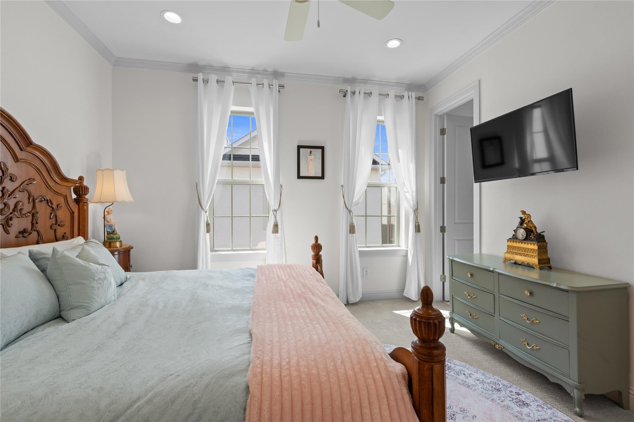 755 Somerset Commons Lane