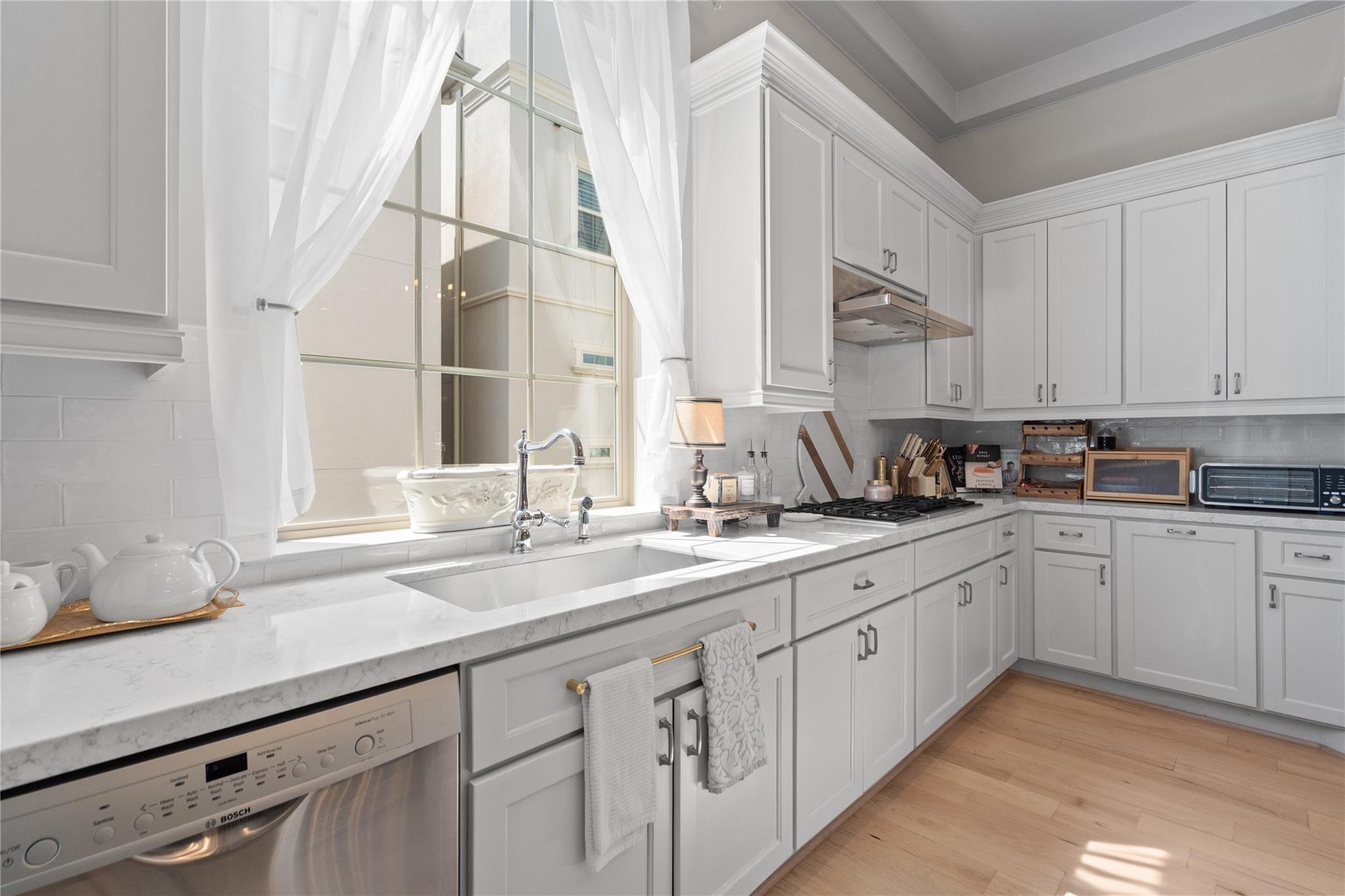 755 Somerset Commons Lane