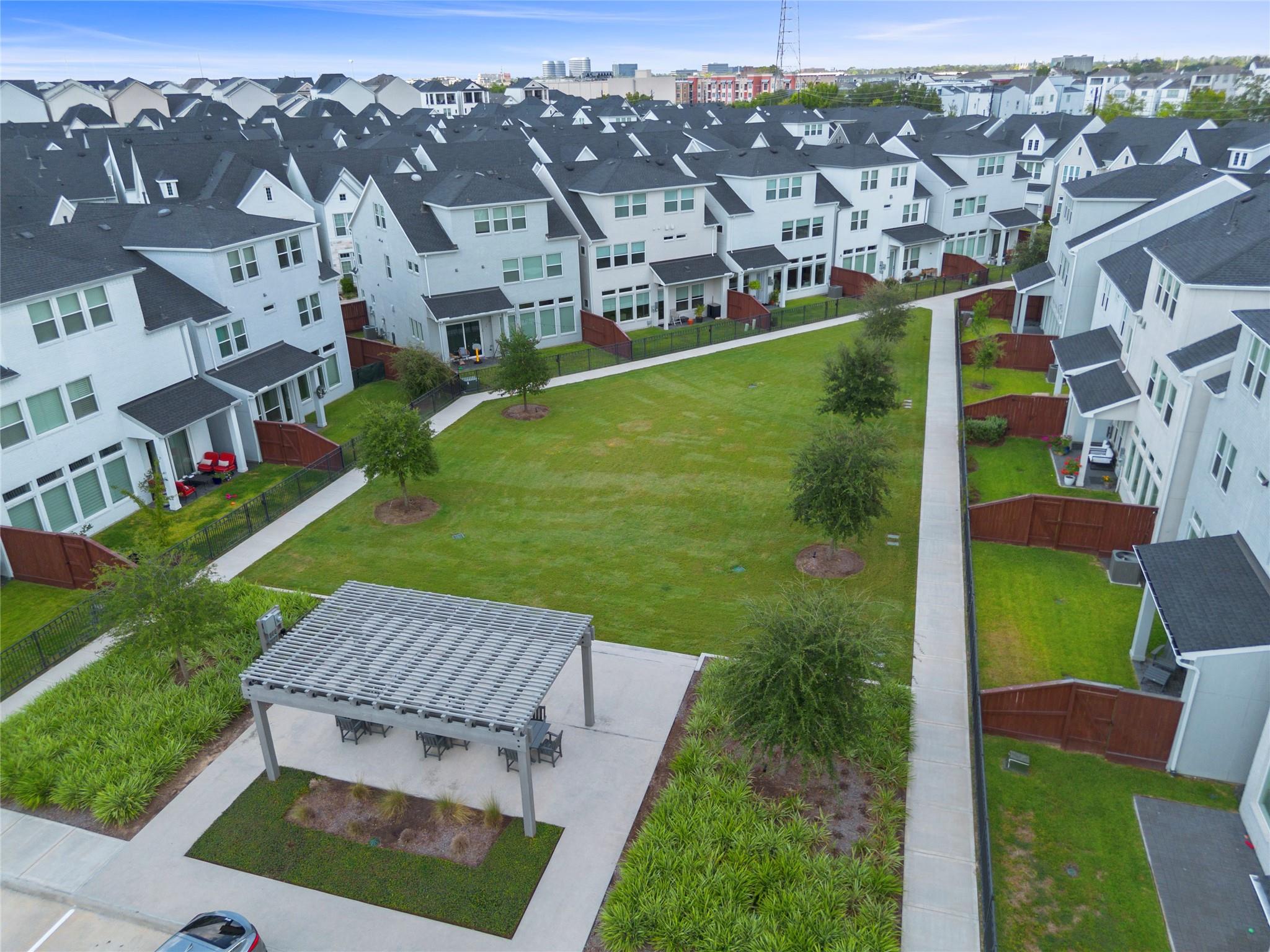 755 Somerset Commons Lane