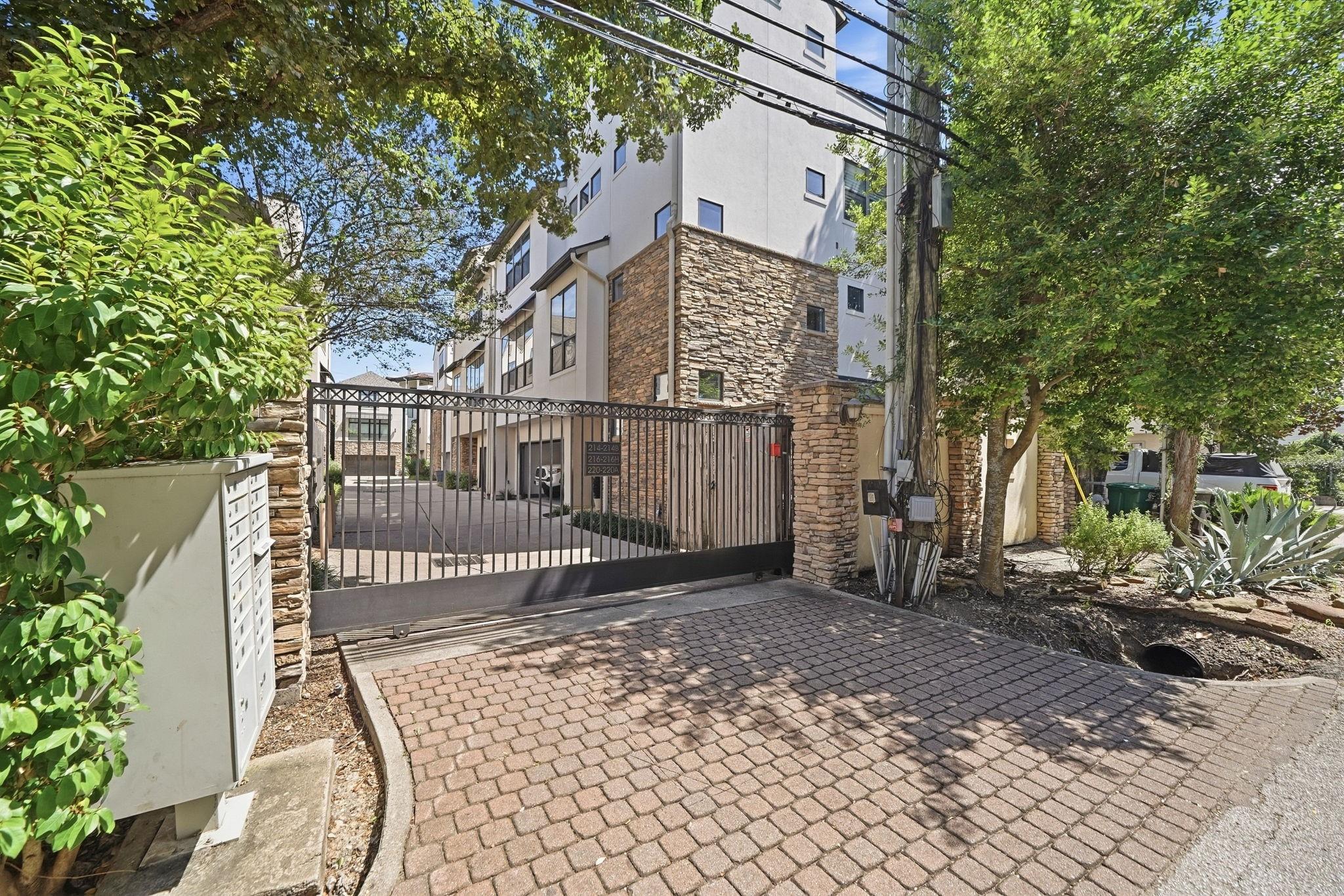 214 Detering Street