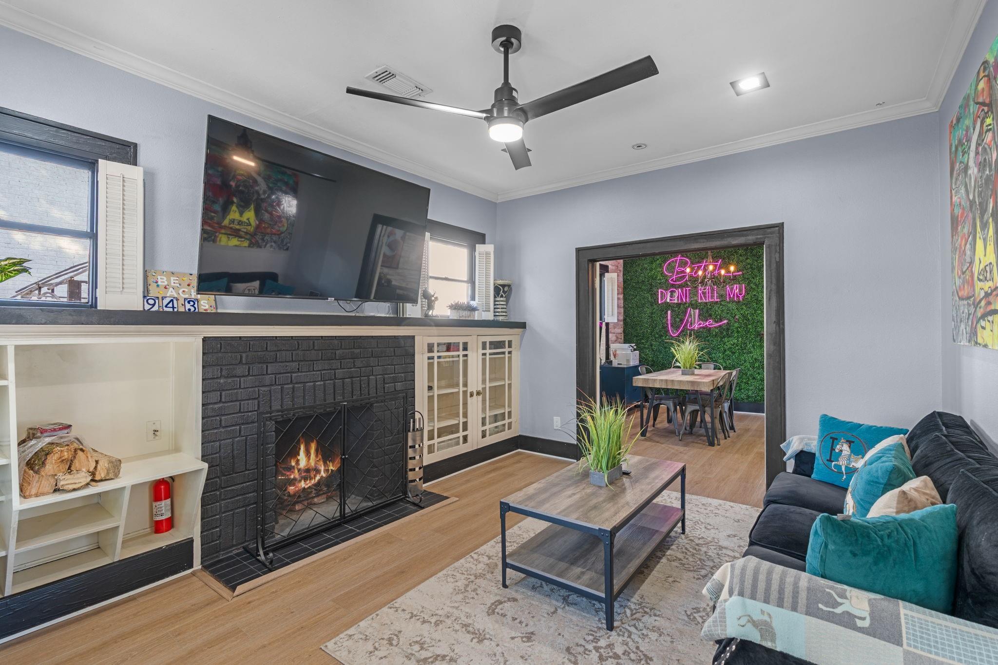 943 Pecore Street