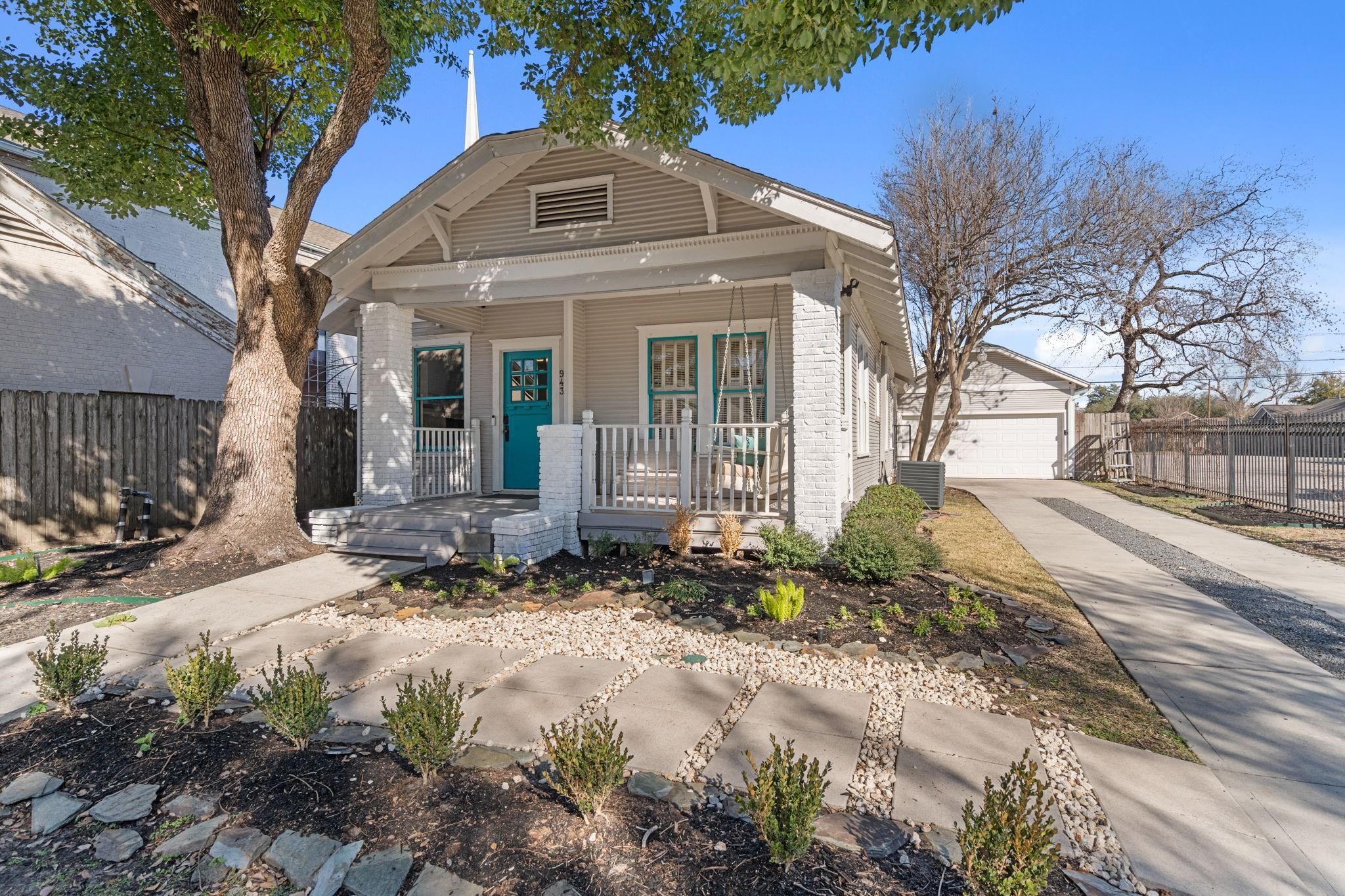 943 Pecore Street