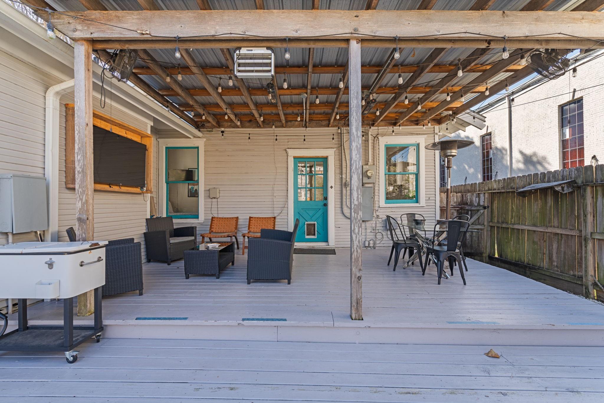 943 Pecore Street
