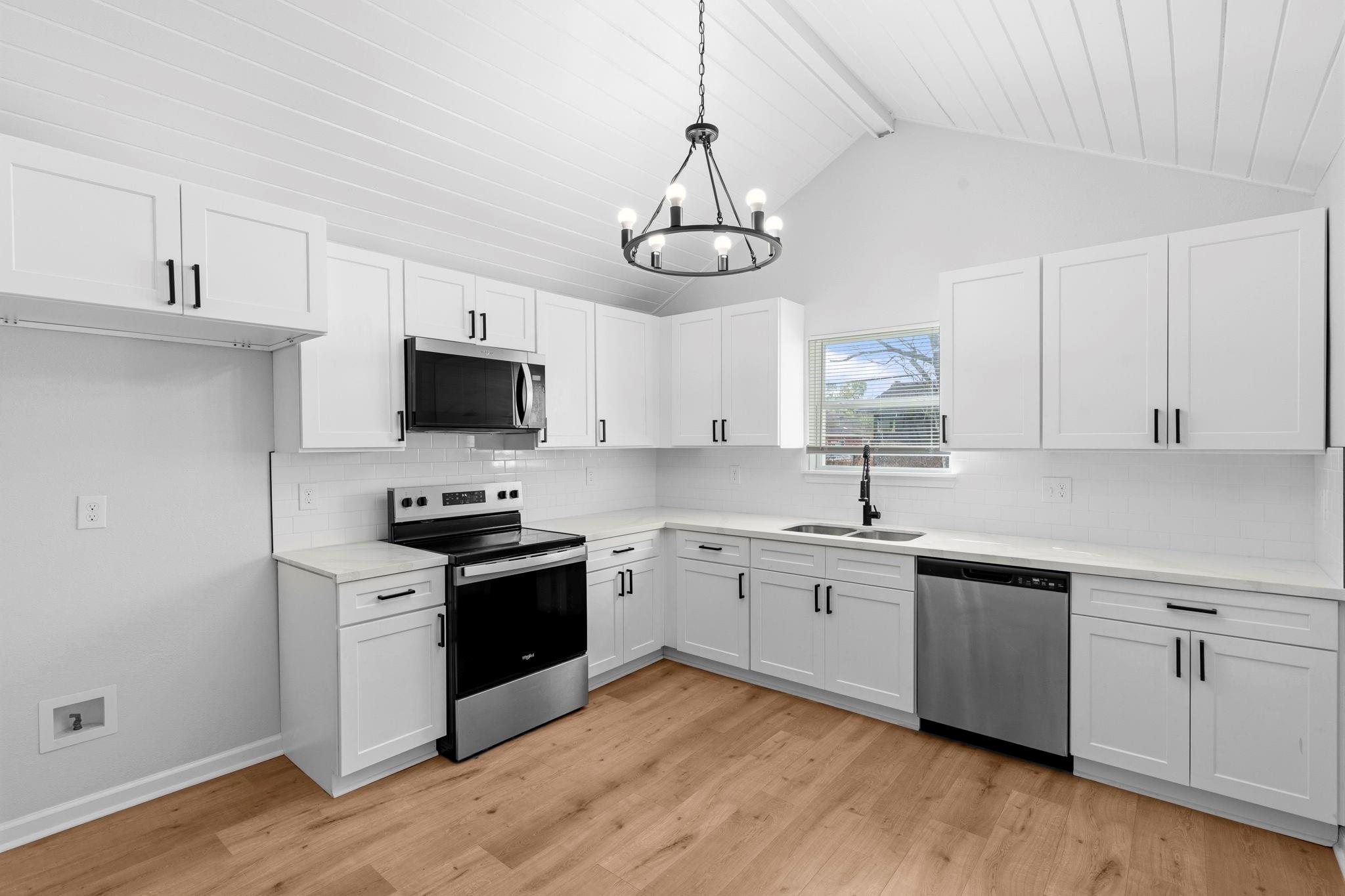 2429 Cliff Dale Street